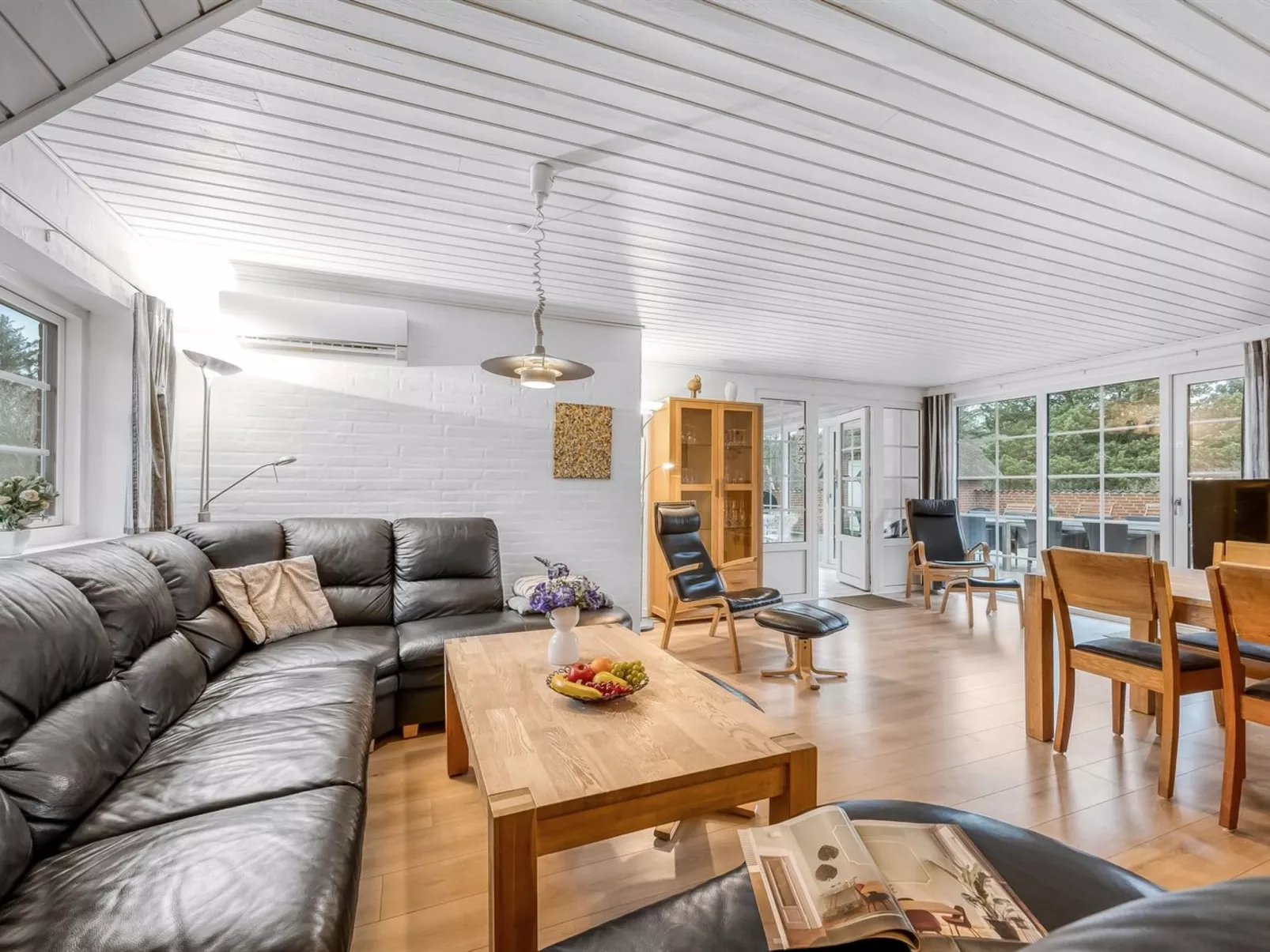 "Aagot" - 1.7km from the sea-Inside