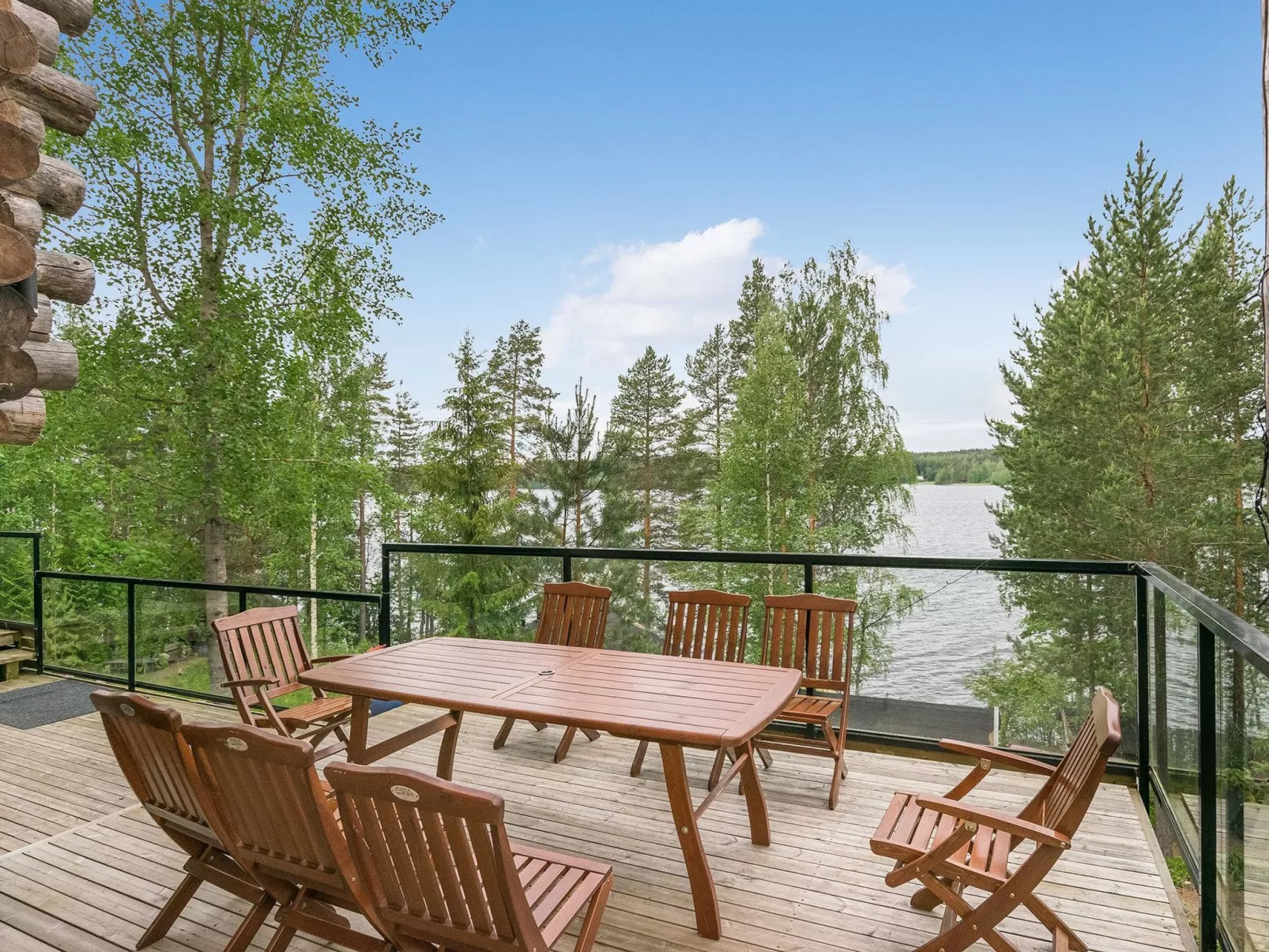 Villa sieponpesä-Drinnen