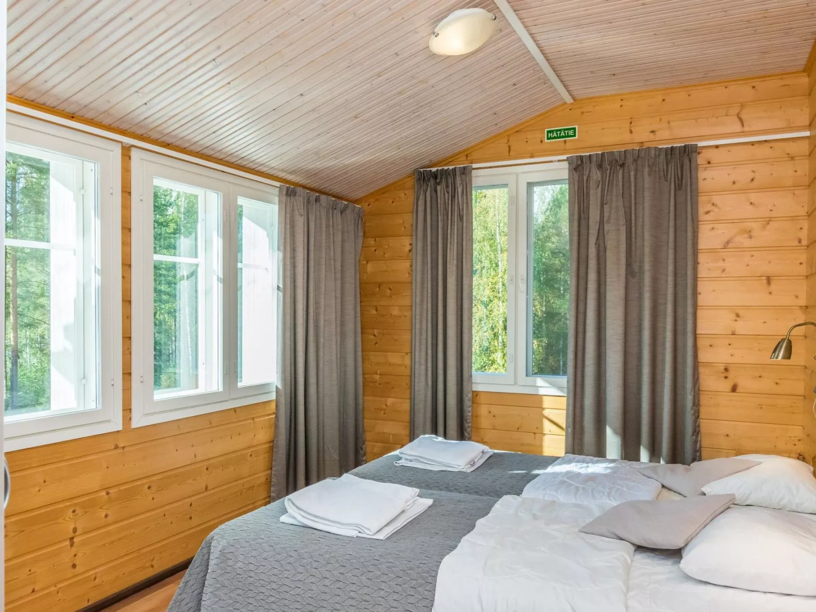 Kartanohuvila-Inside