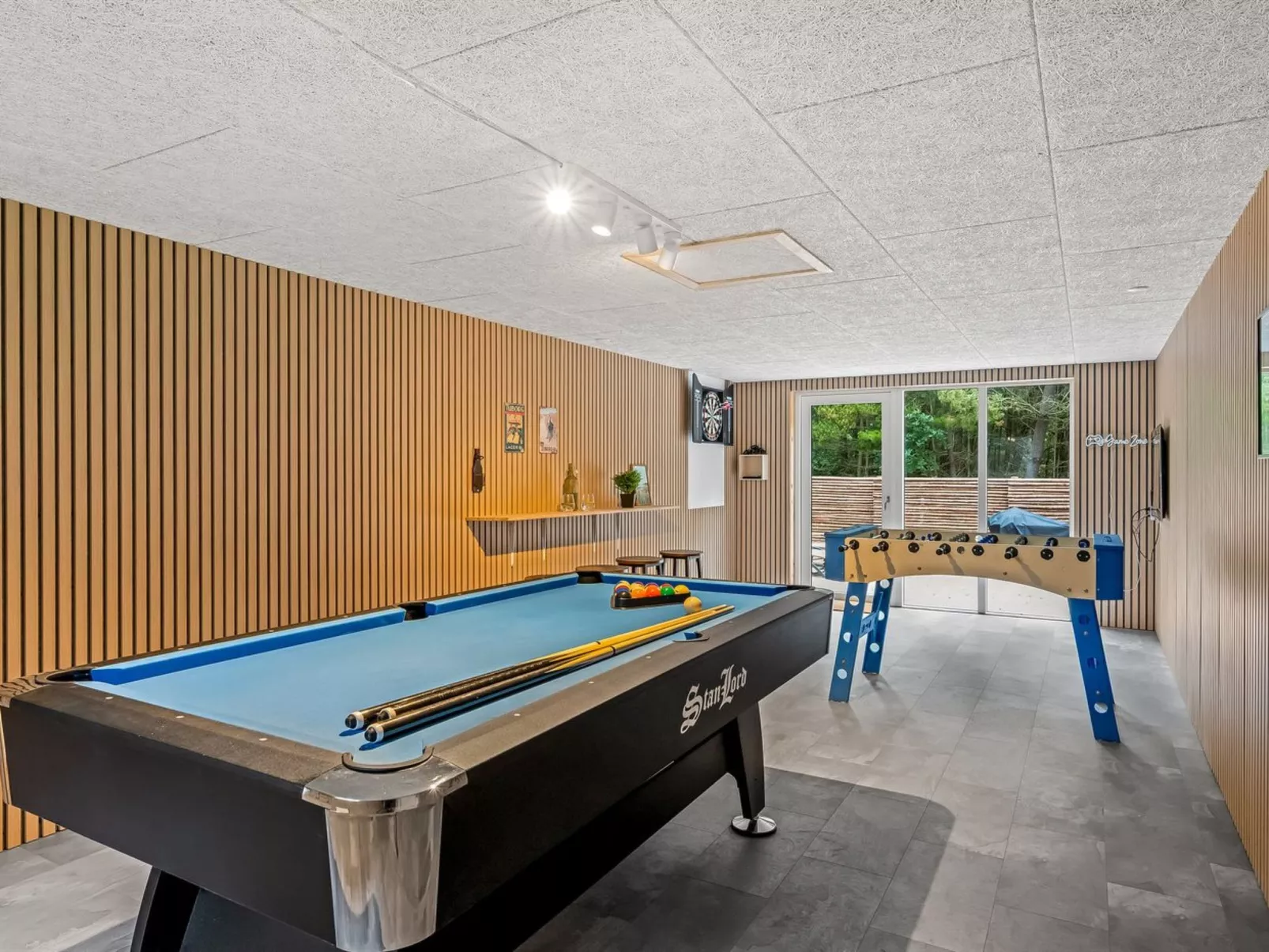 "Batsha" - 1.7km from the sea-Dedans