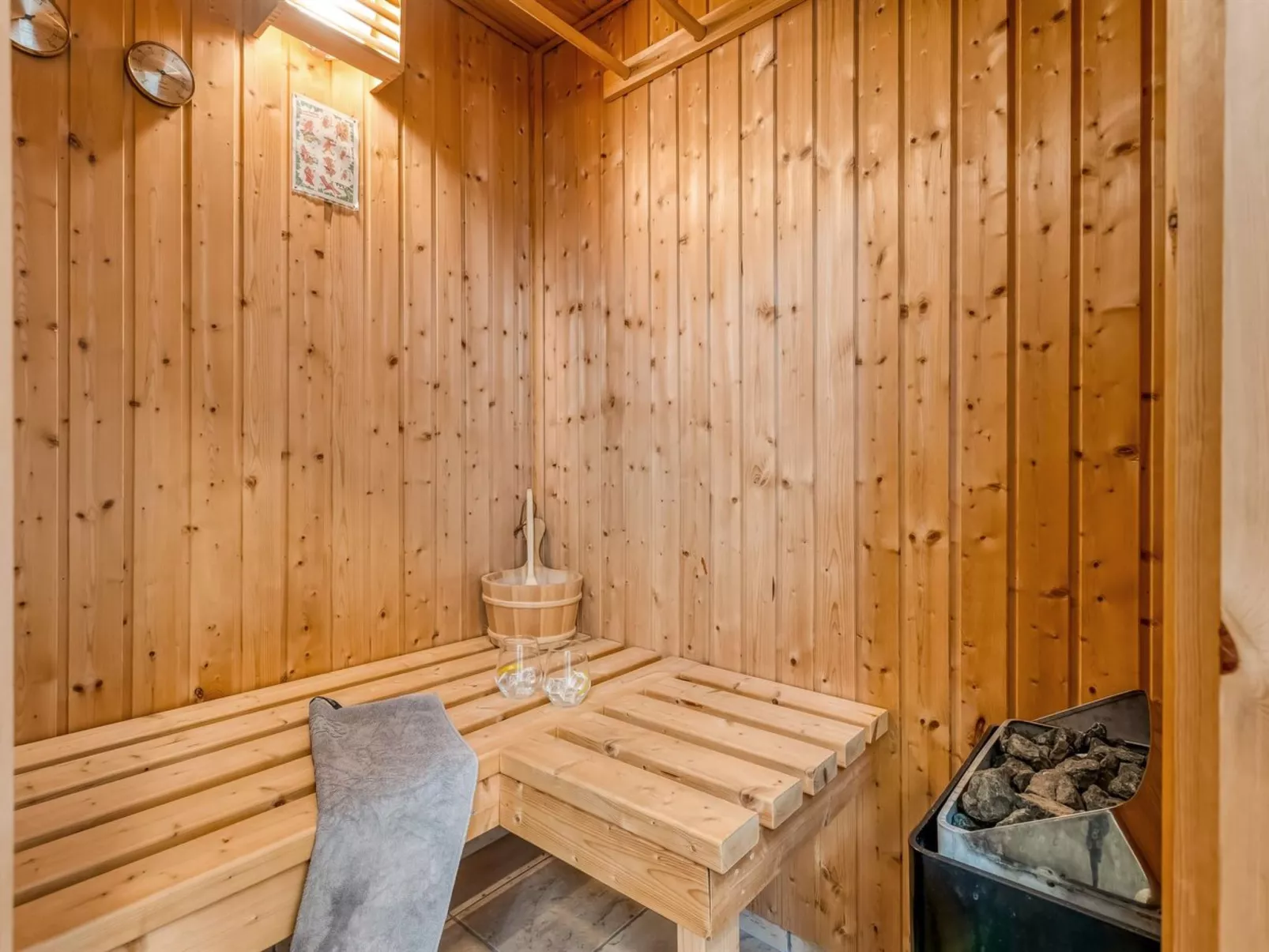 "Era" - 100m from the sea-Inside