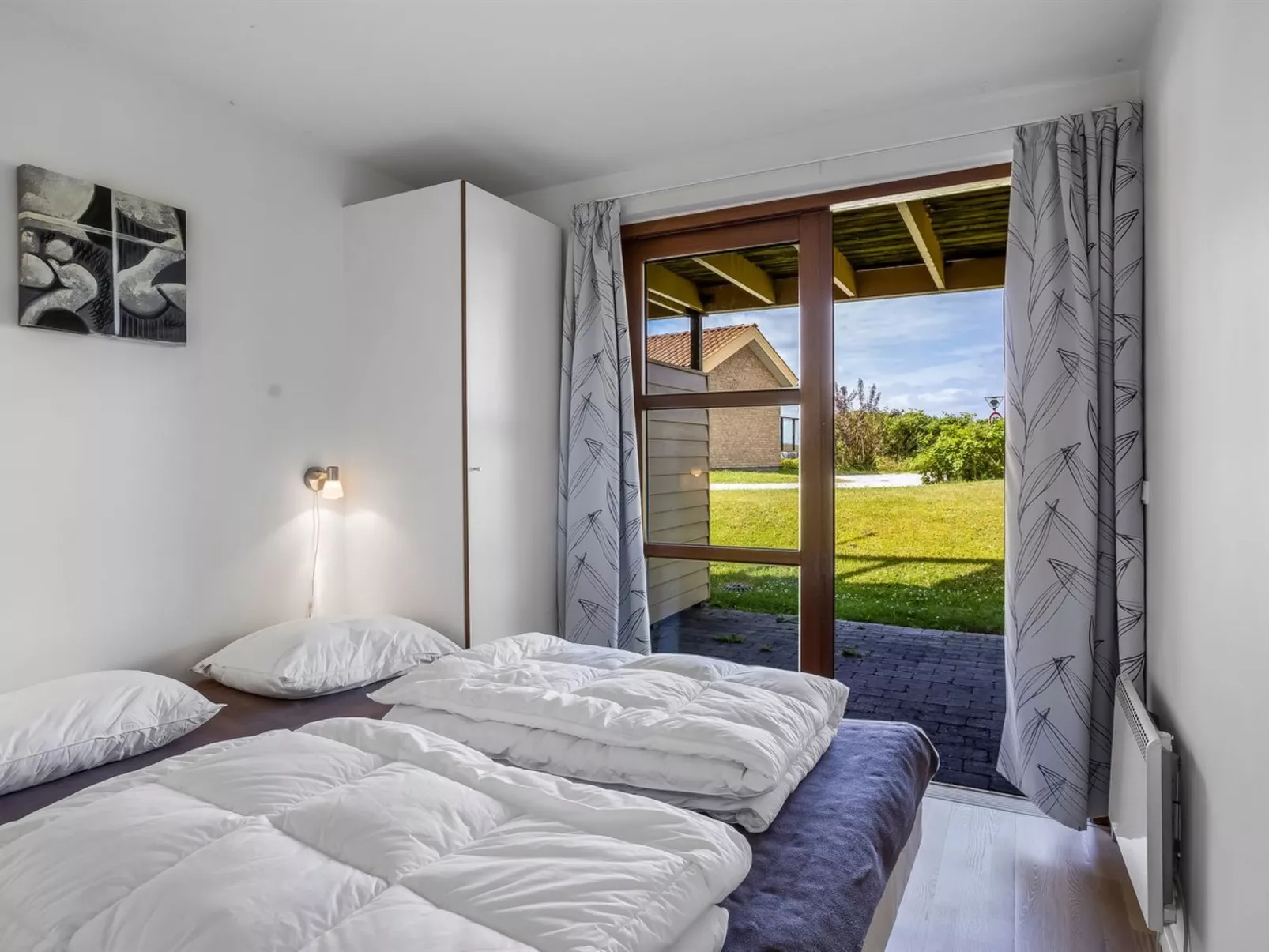 "Rouwen" - 120m from the sea-Drinnen