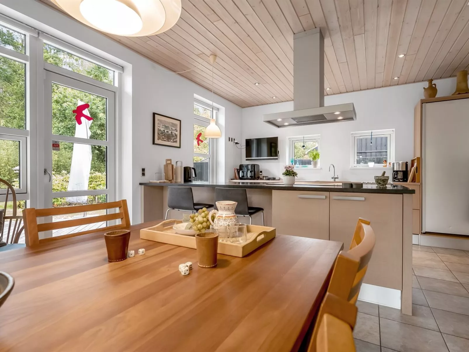 "Jyrki" - 100m from the sea-Dedans