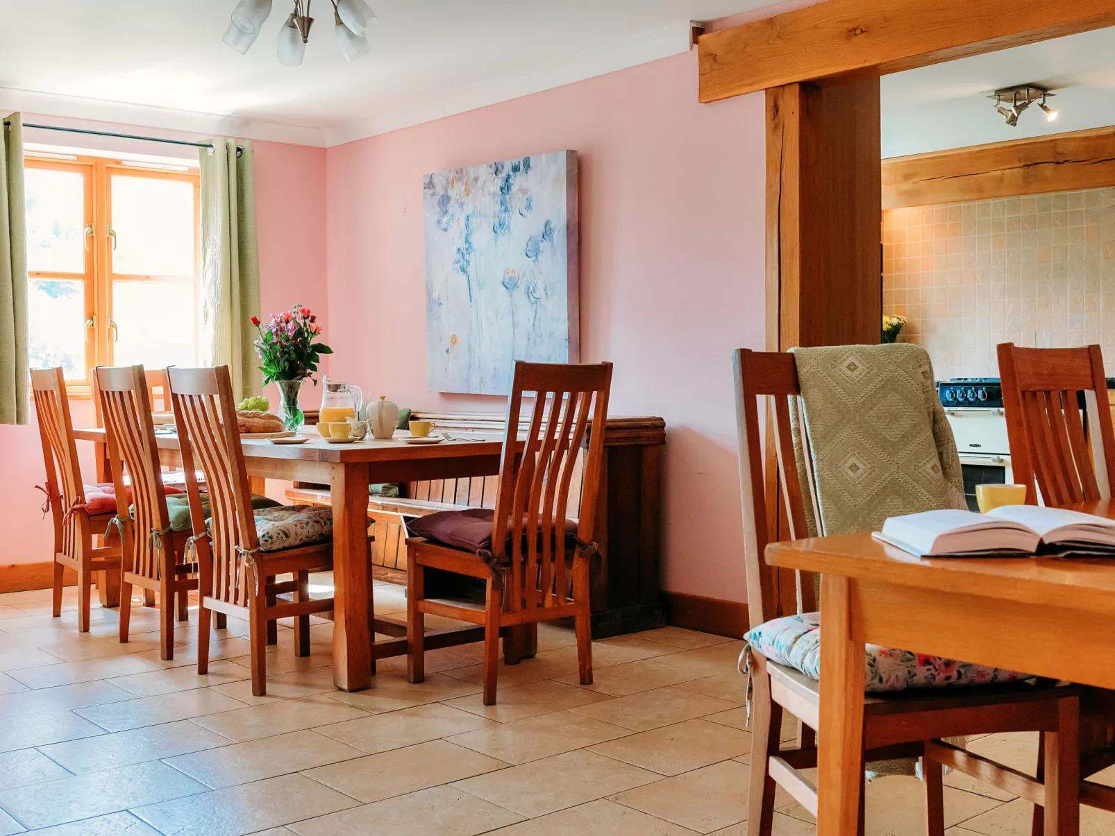 The Welsh Farmhouse-Dedans