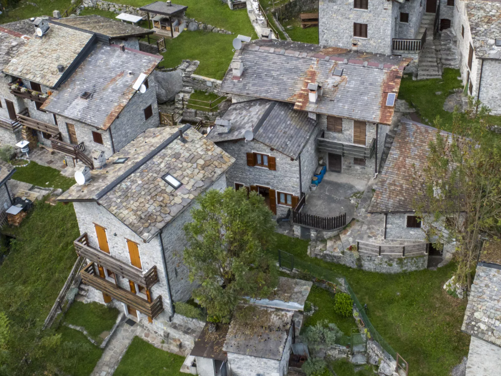 Val di Mello Mountain Flat-Outside
