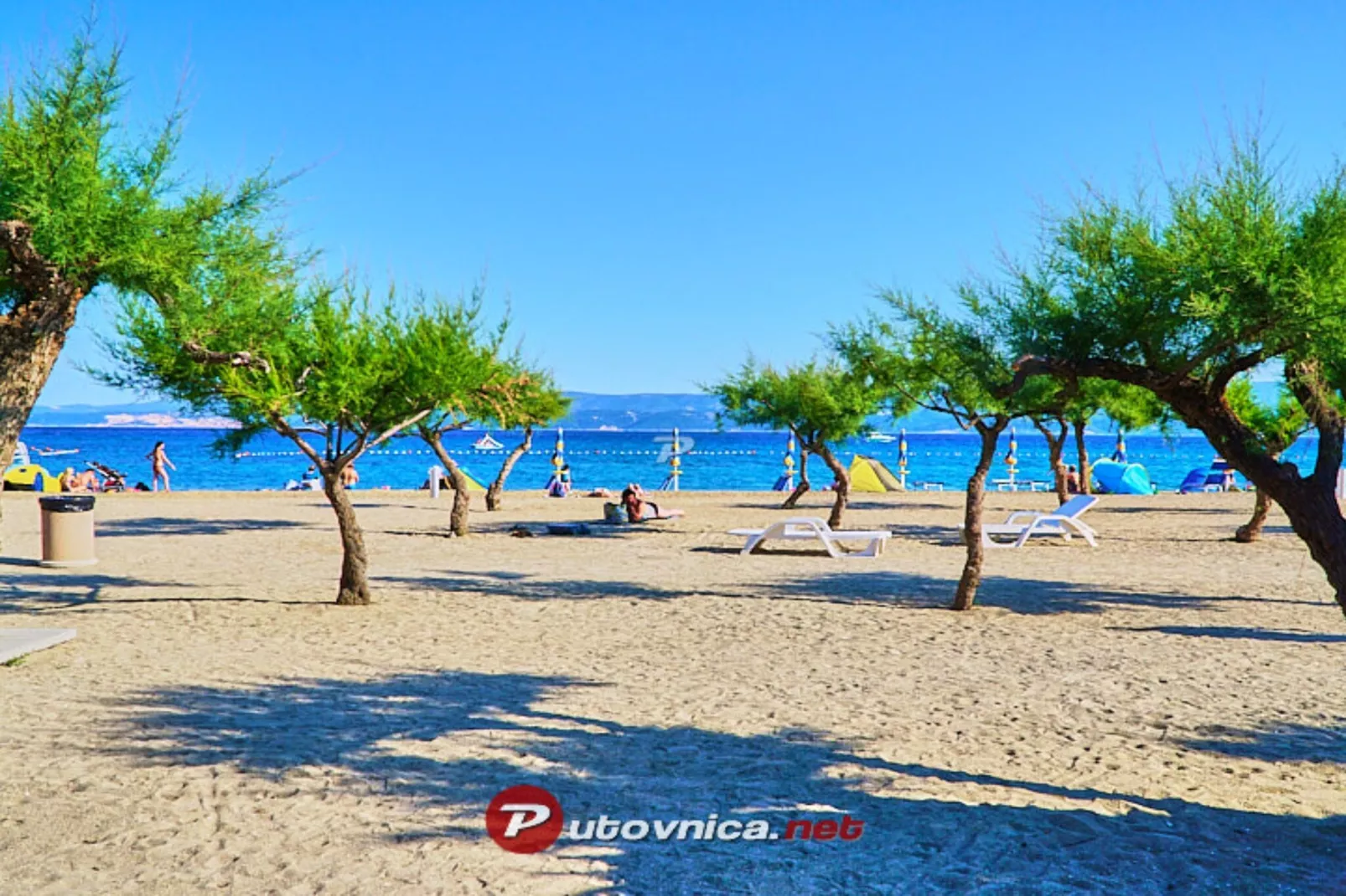 Three Bedroom Apartment with Terrace and  Sea View-Ambiance