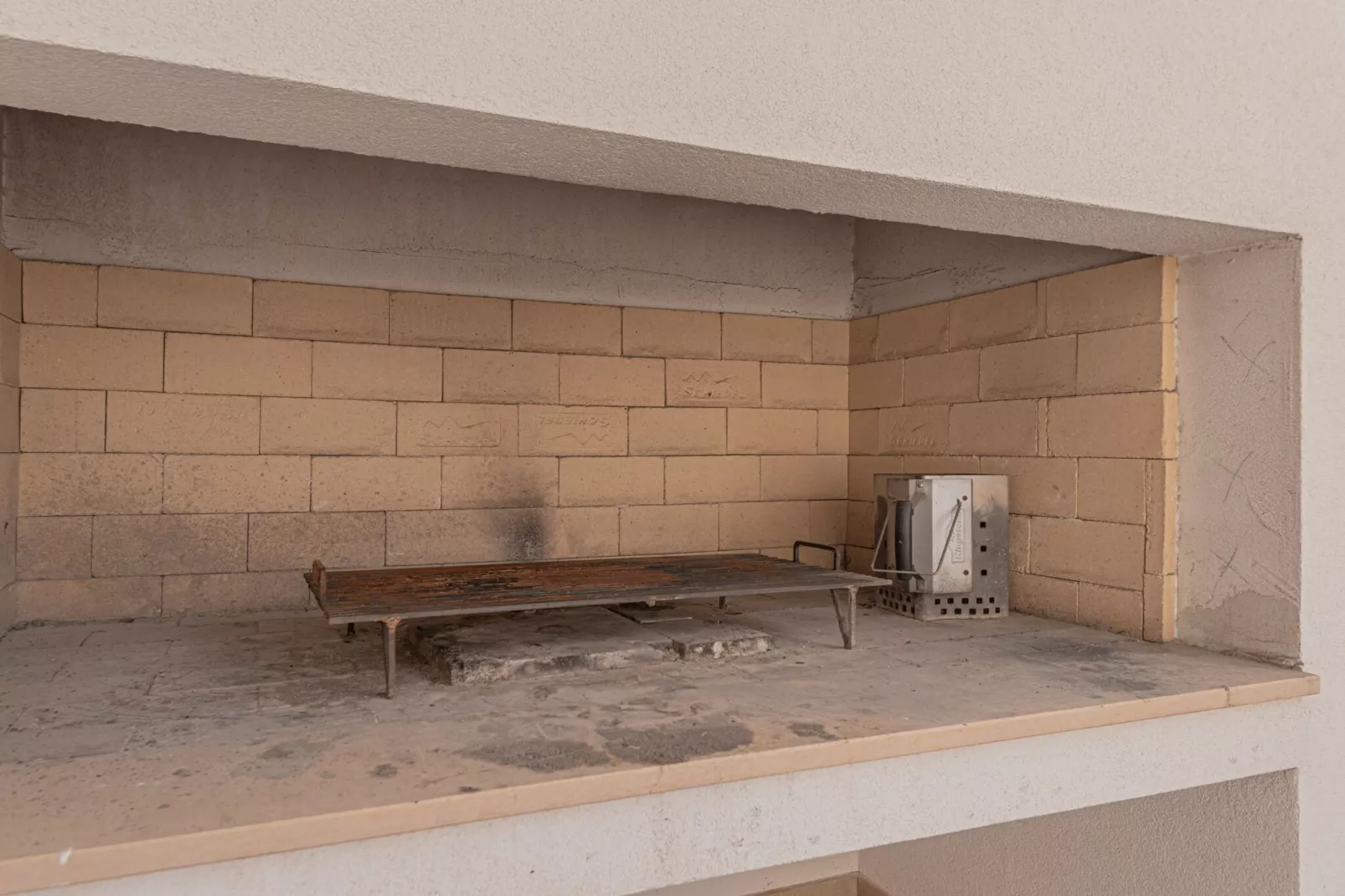 Four-Bedroom Villa With Pool-Im Freien