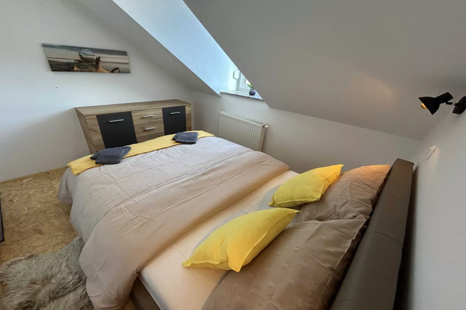 City Modern and Vibrant Apartments Ljubljana - Standard One Bedroom Apartment (owner A3)-Schlafzimmer