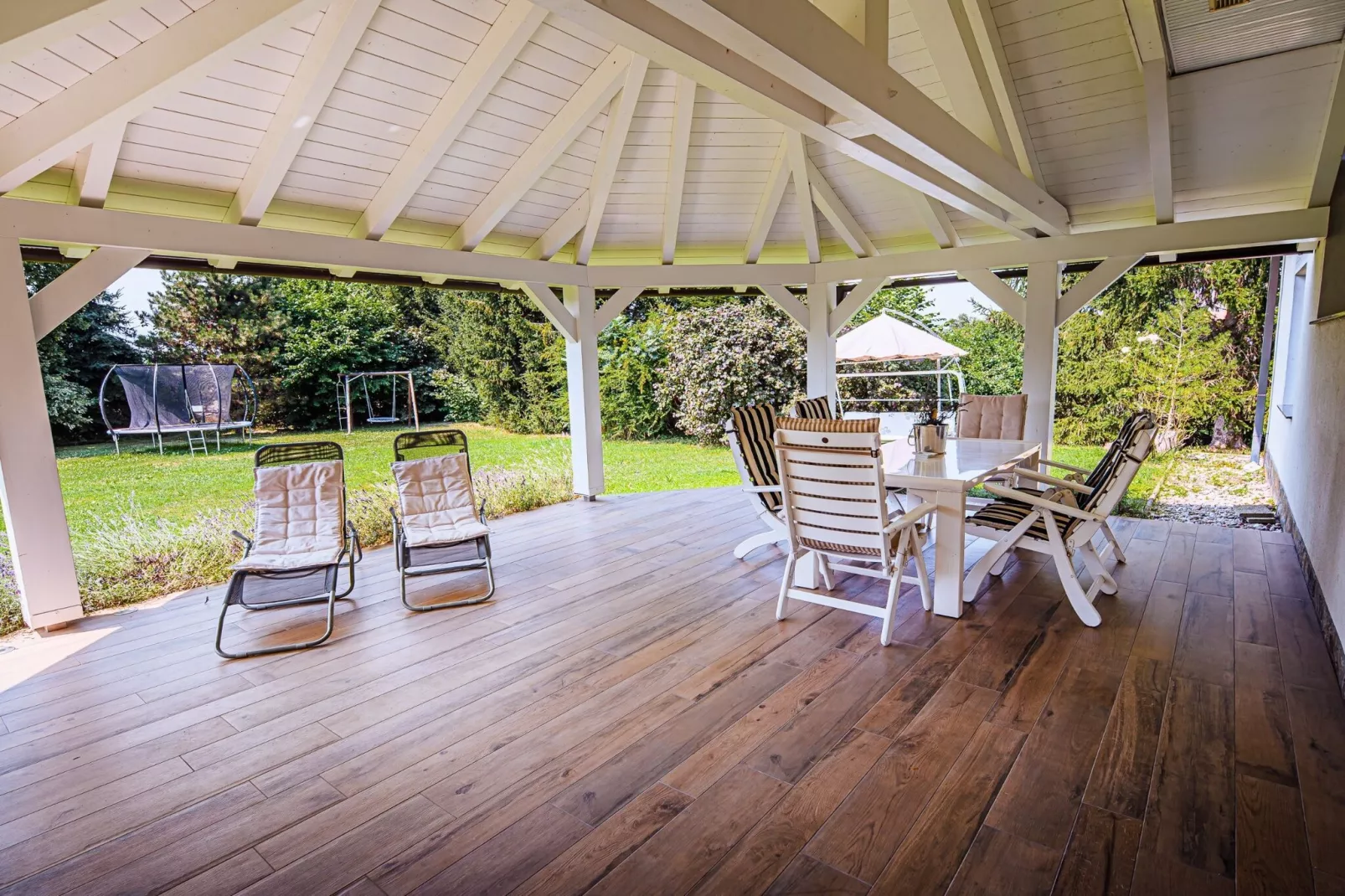 Stunning Rural Holiday Home with Garden and BBQ -  Four Bedroom Holiday Home-Outdoor