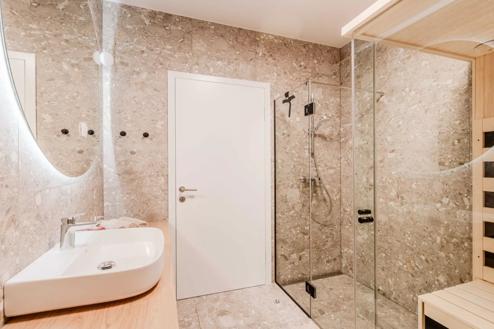 Bovec Chic Apartment with Sauna - One Bedroom Apartment with Balcony-Badezimmer