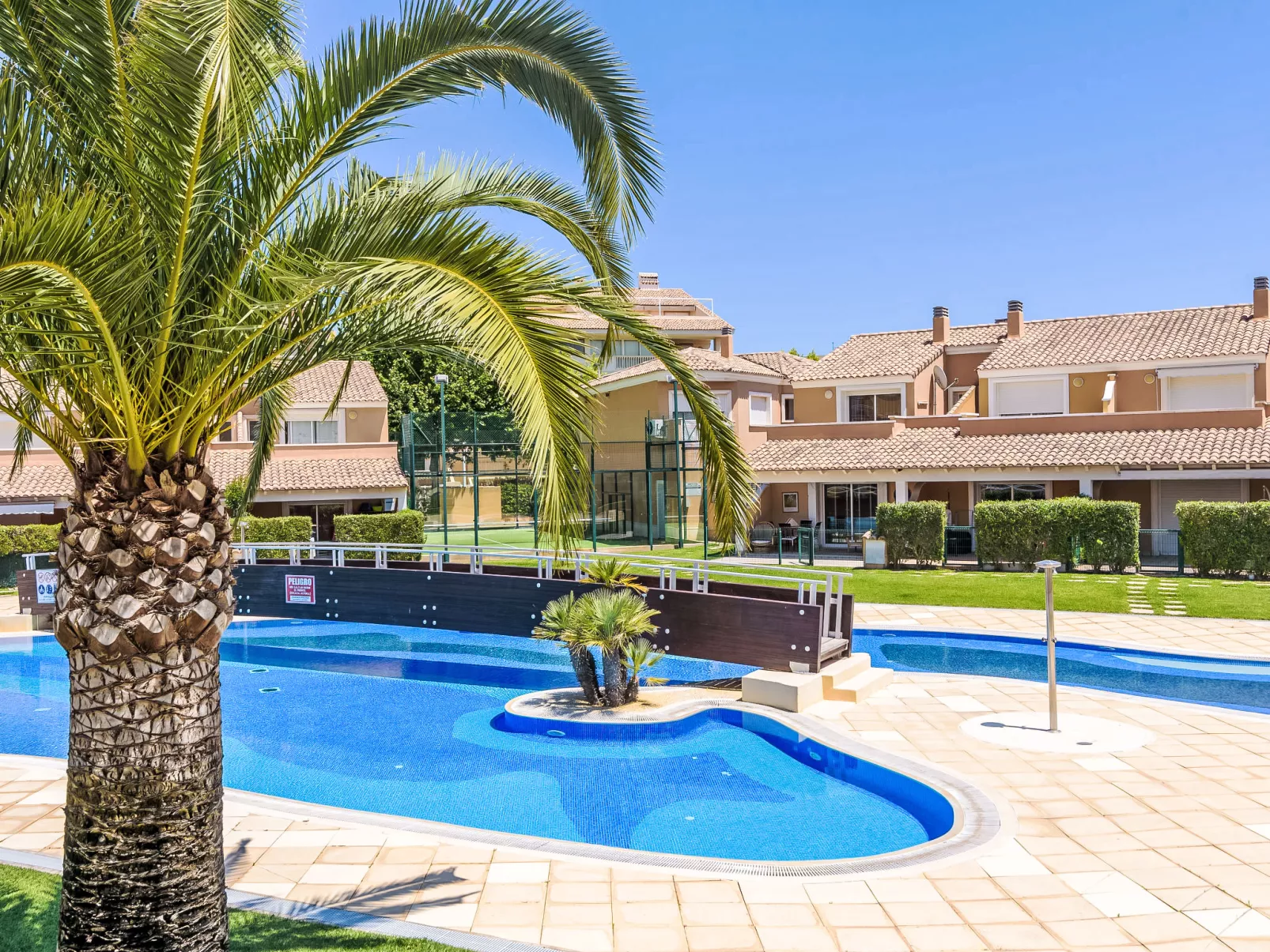 Moreras del Saladar-Outside