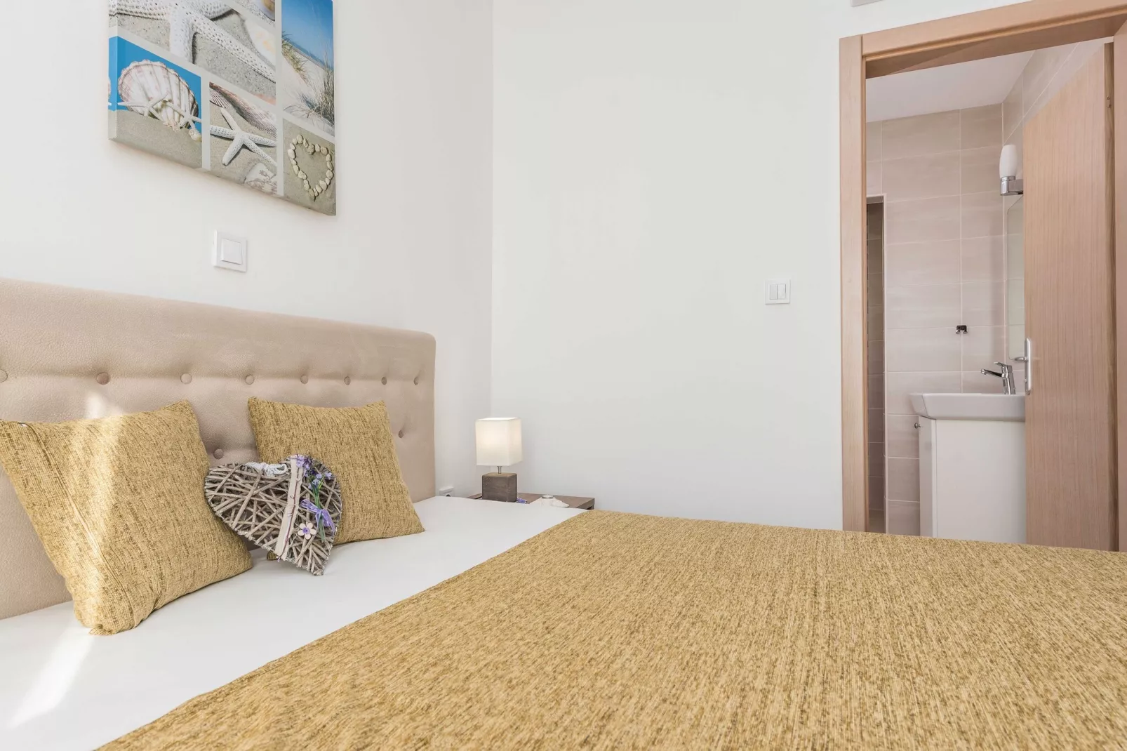 Luxury Escape with Swimming Pool & Modern Design - Four Bedroom Villa with Private Pool ( Villa 1)-Chambre