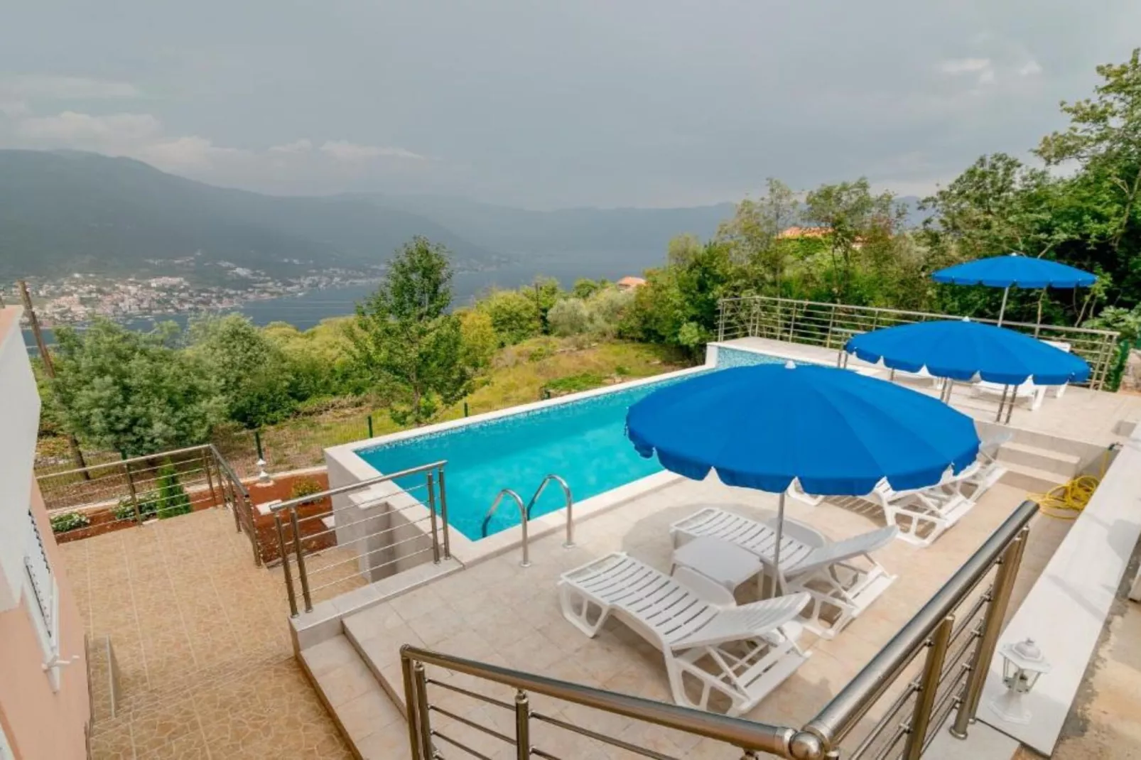 Tranquil Retreat with Private Pool in Lustica Bay - One Bedroom Apartment with Balcony and Sea View 1-Piscine