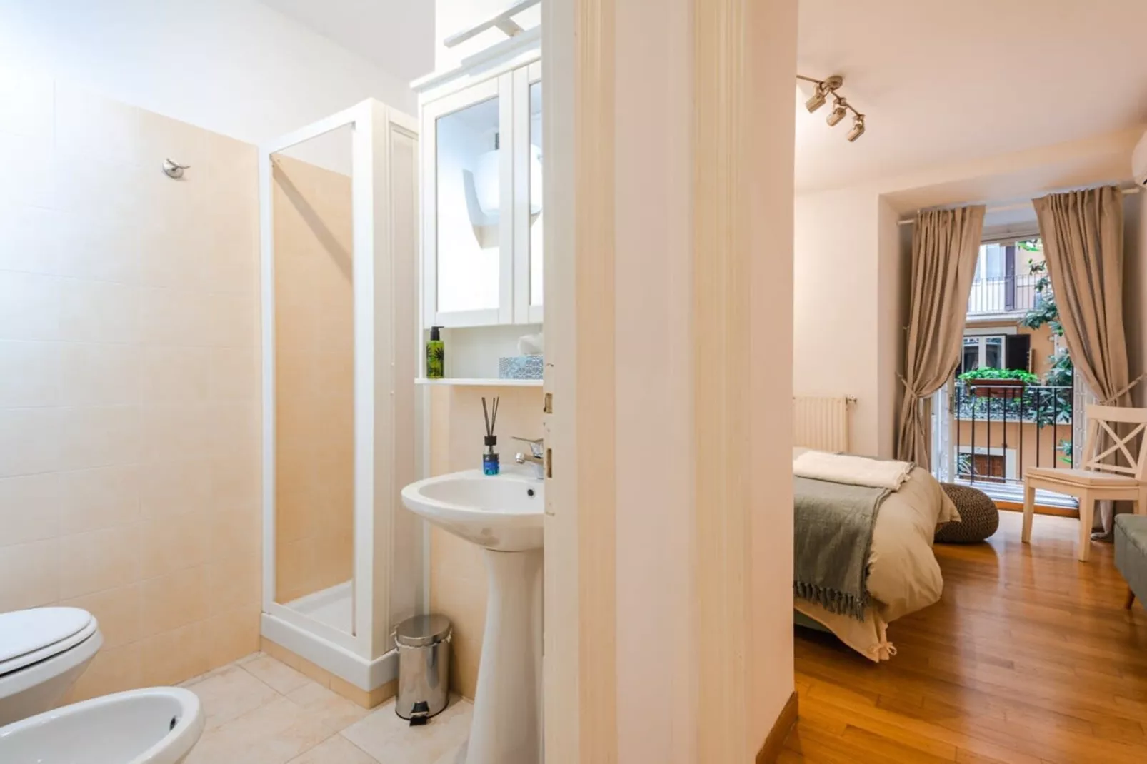 La Magnolia-Bathroom