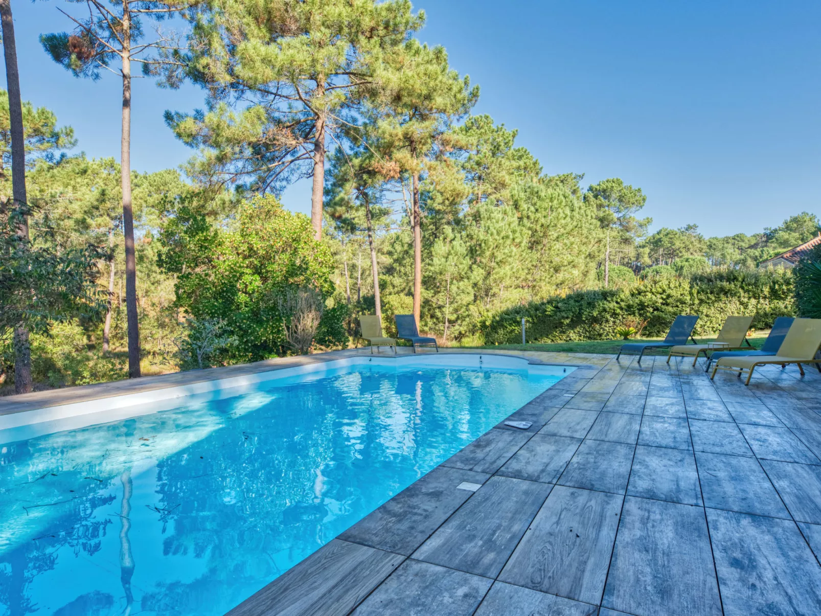 Atlantic Green-Outside