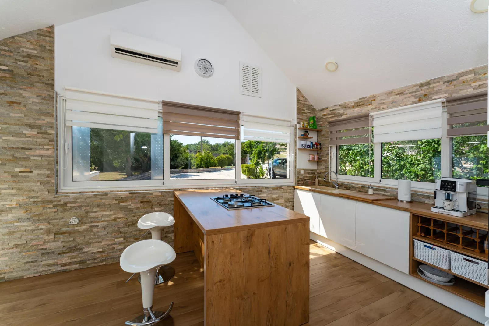 Villa Sucic with private pool-Küche