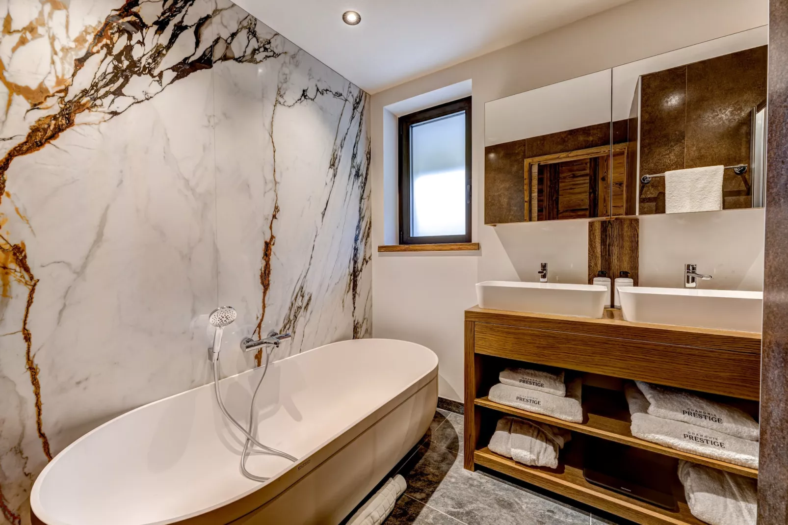 Cotes du Lavancher-Bathroom