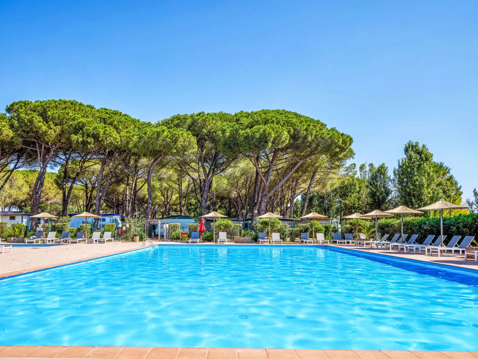 Costa D'Argento-Outside