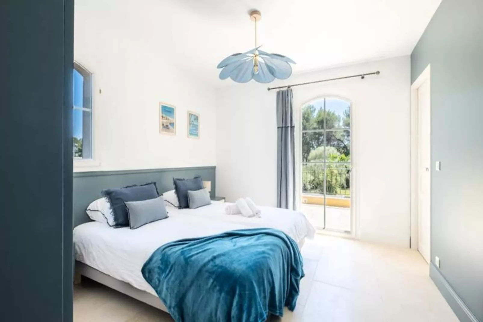 Résidence Bijou De 280m2 Et Piscine à Débordement Au Calme Absolu-Untagged