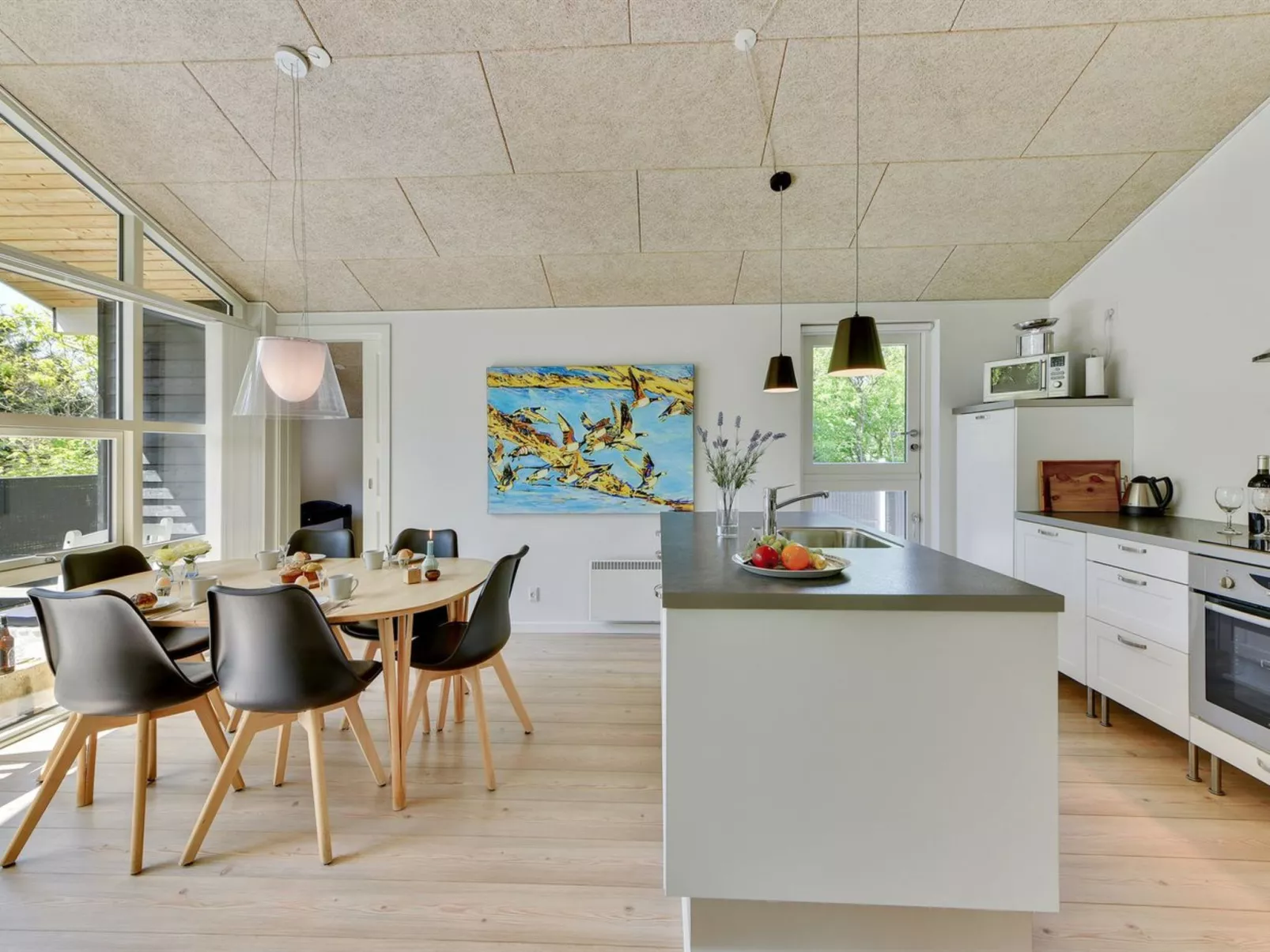 "Elena" - 800m to the fjord-Inside