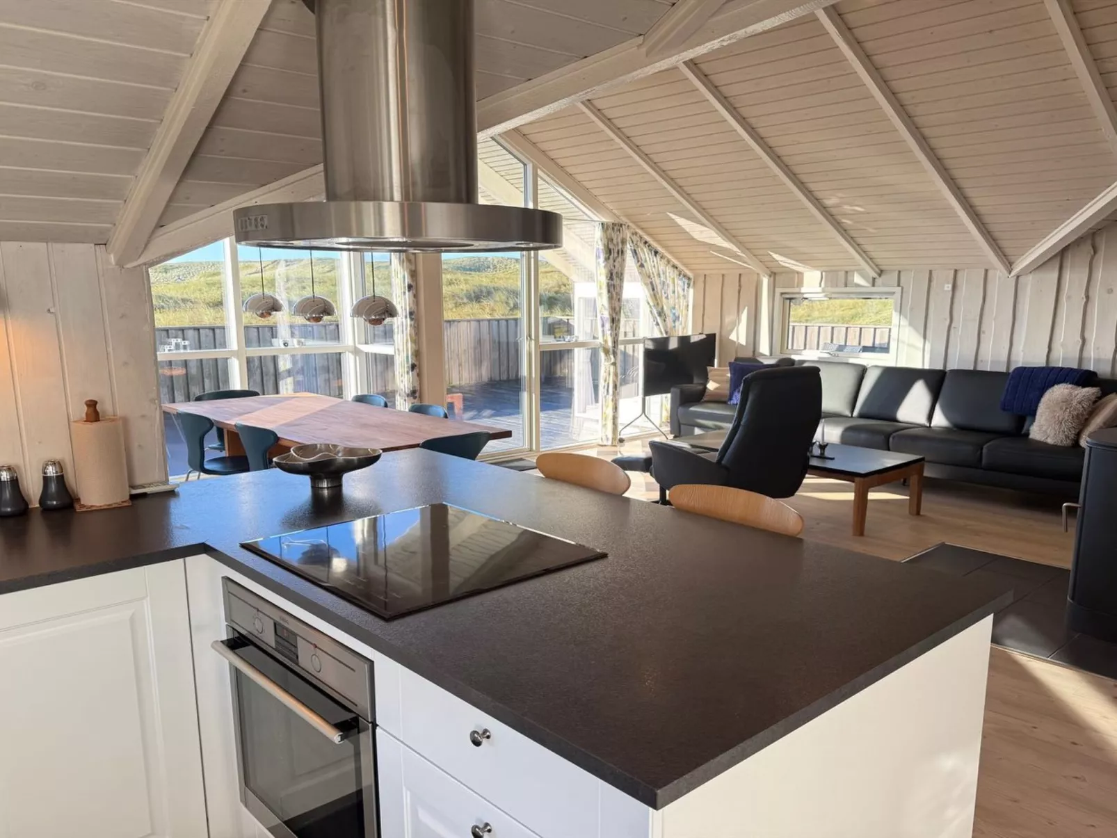 "Velena" -  from the sea-Drinnen