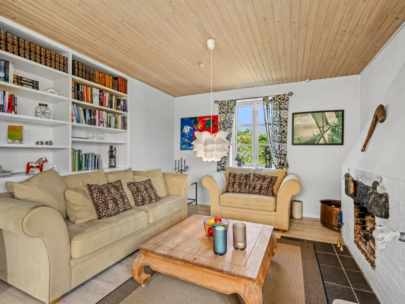 "Urte" -  from the sea-Inside