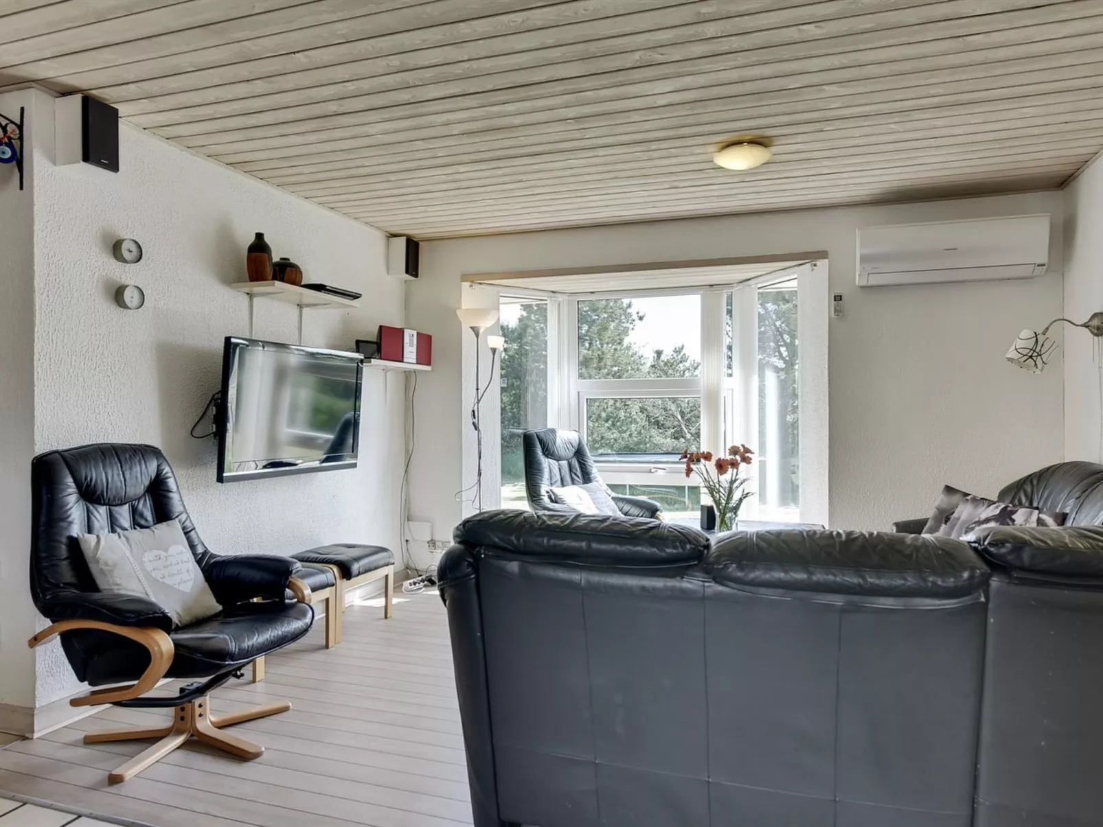 "Ameline" - 500m to the fjord-Drinnen