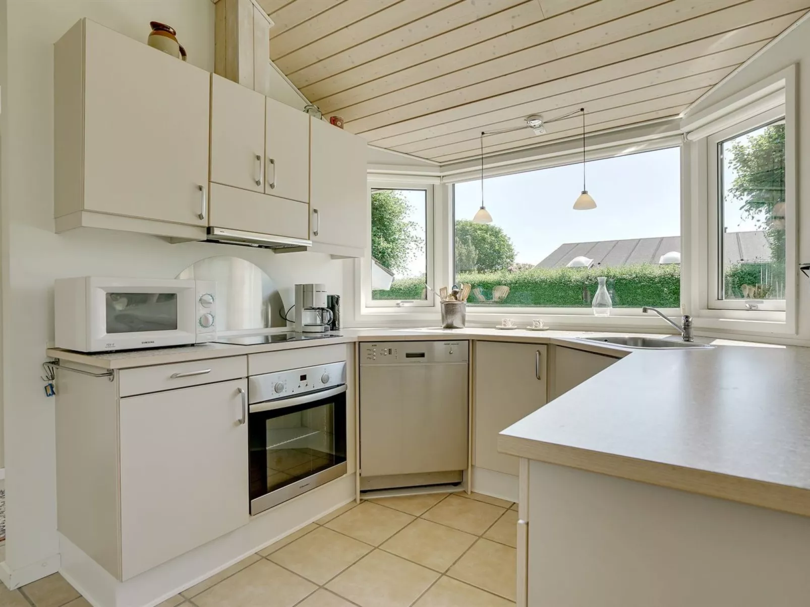 "Maybritt" - 100m from the sea-Inside