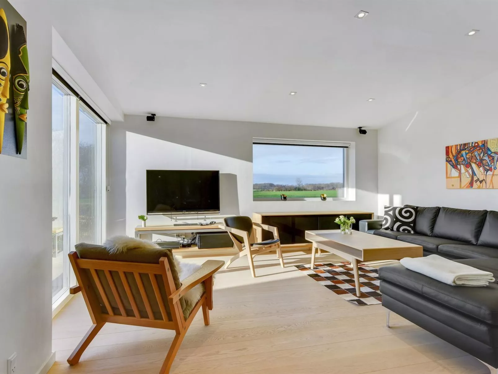 "Ermelinda" - 900m to the fjord-Drinnen