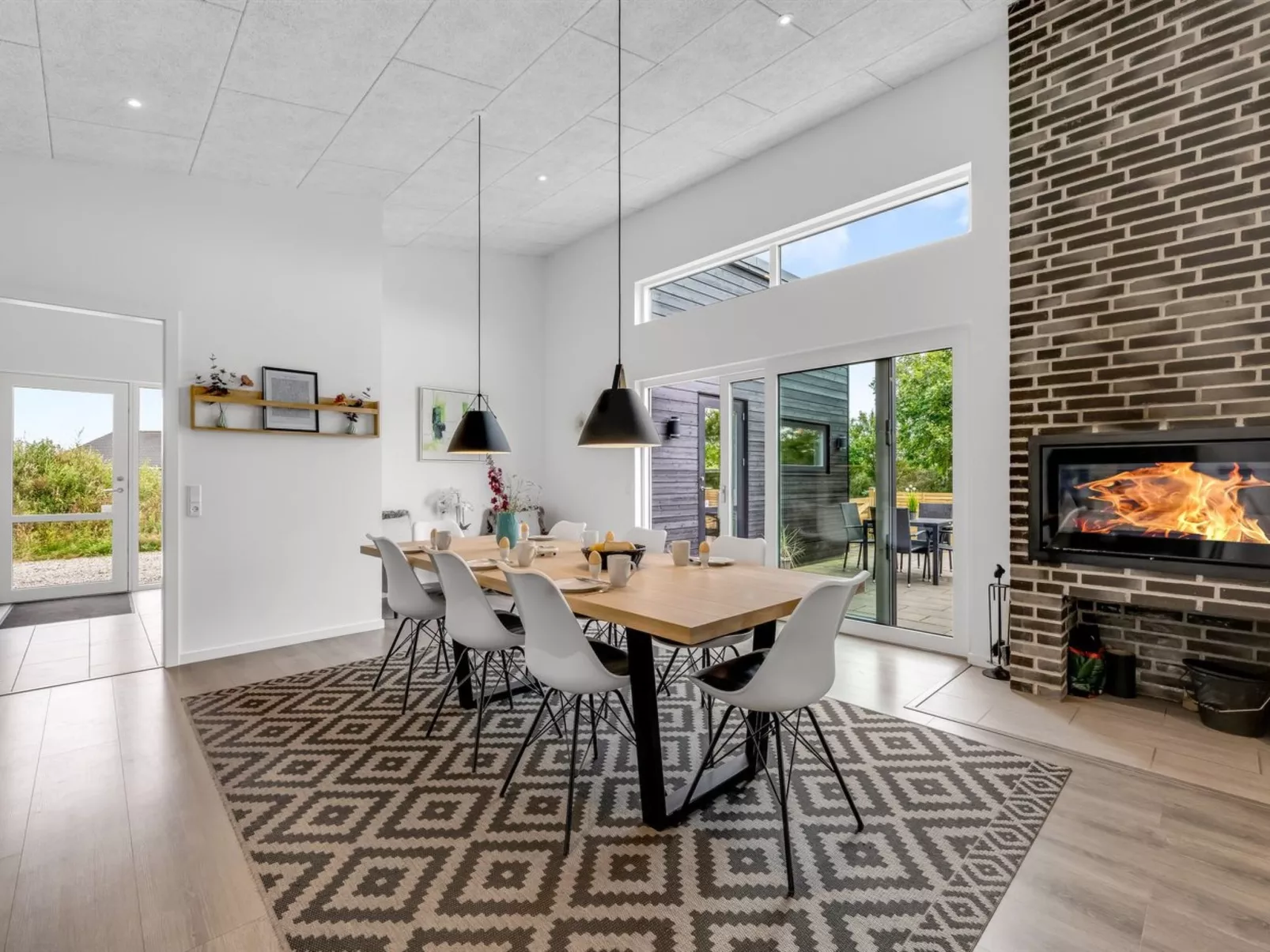 "Weike" - 950m to the fjord-Inside