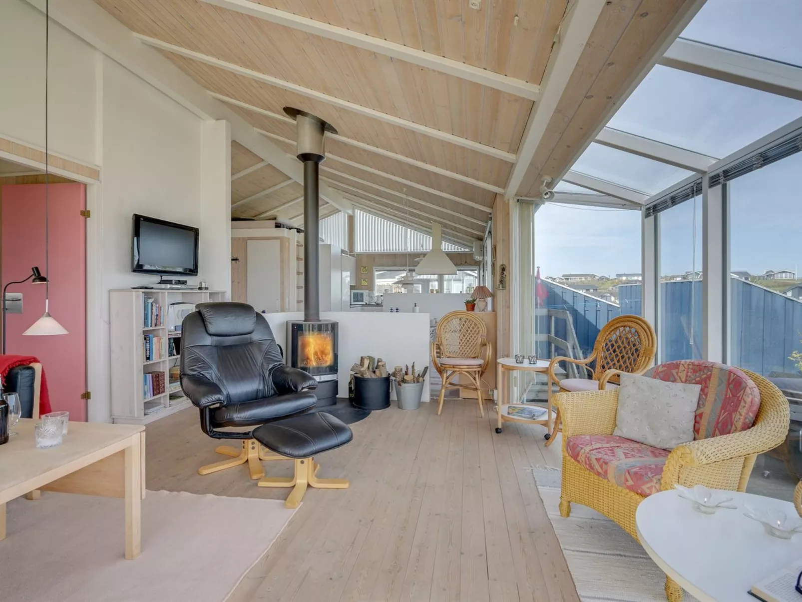 "Rajna" - 95m to the fjord-Inside