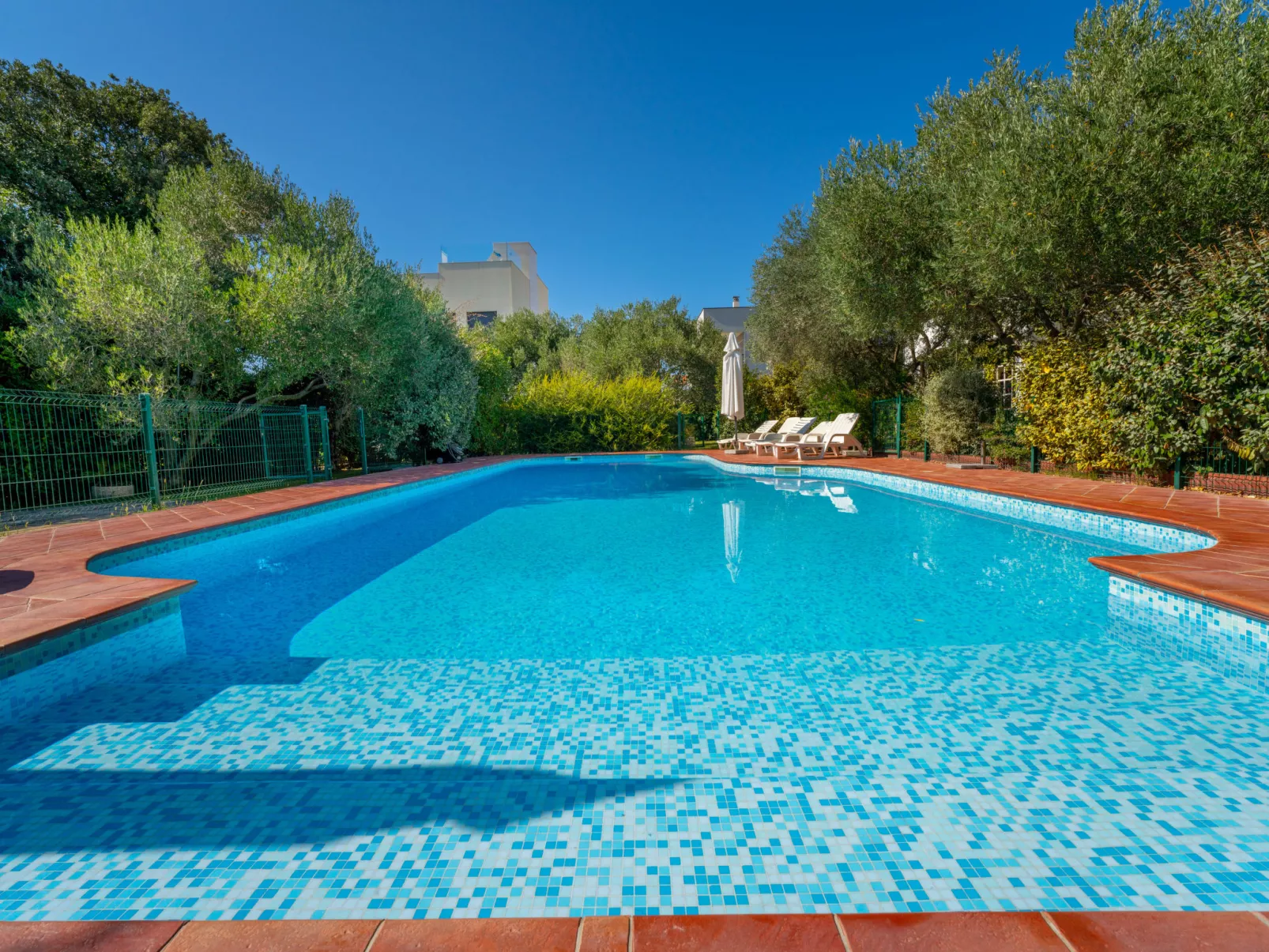 Yellow House-Draußen