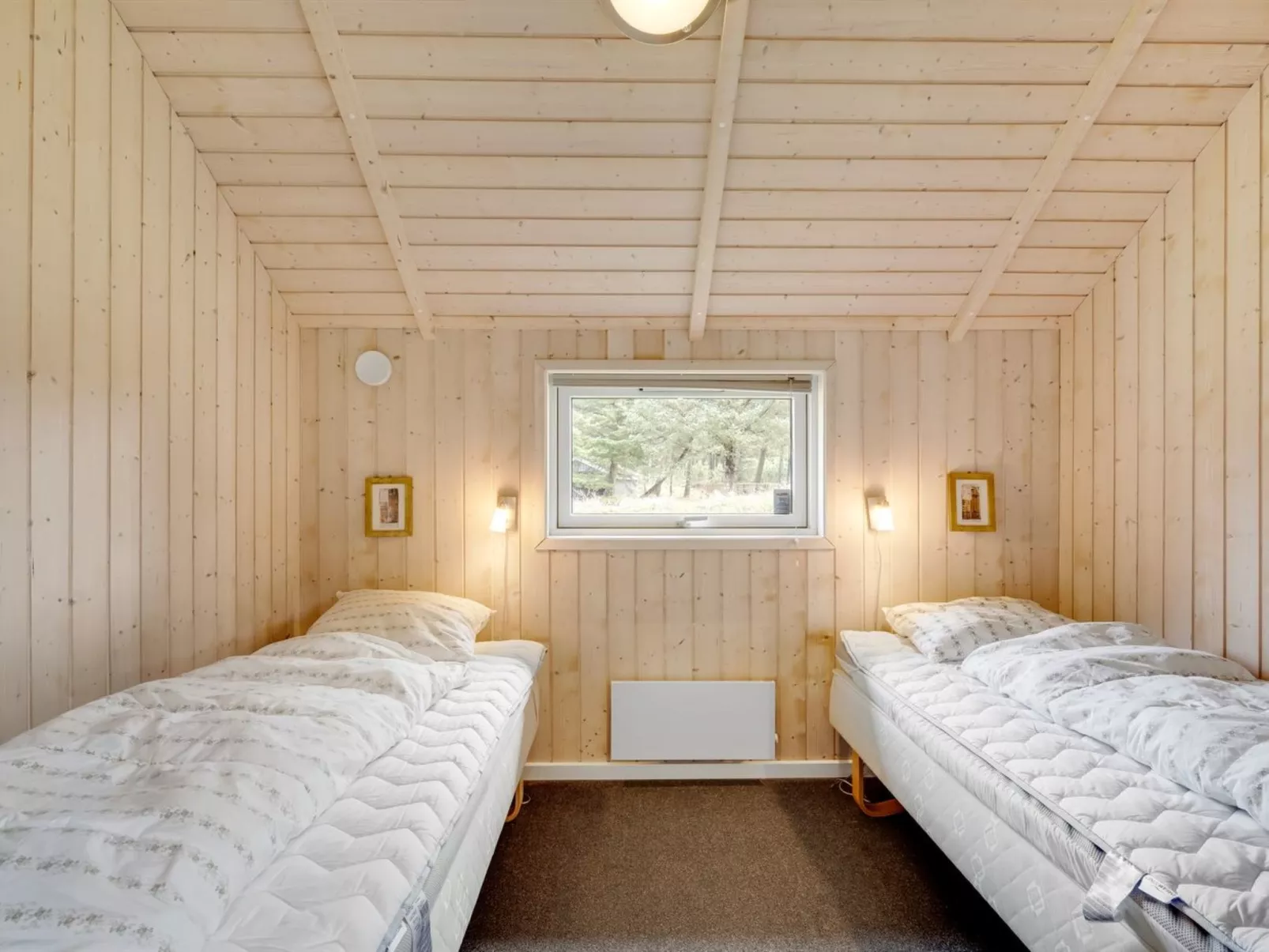 "Anisette" - 1km from the sea-Inside