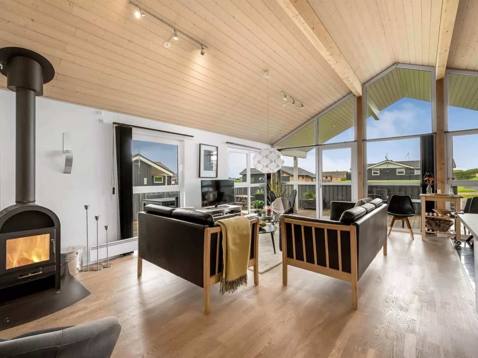 "Samuil" - 300m to the fjord-Dedans