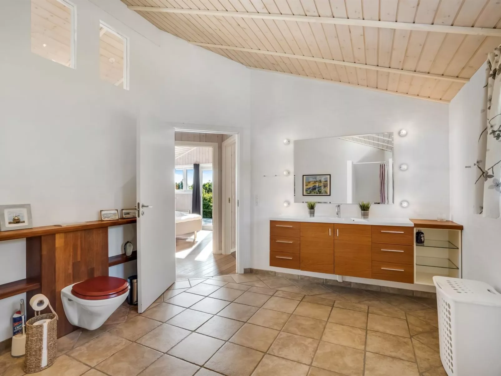 "Eljas" - 200m to the fjord-Inside