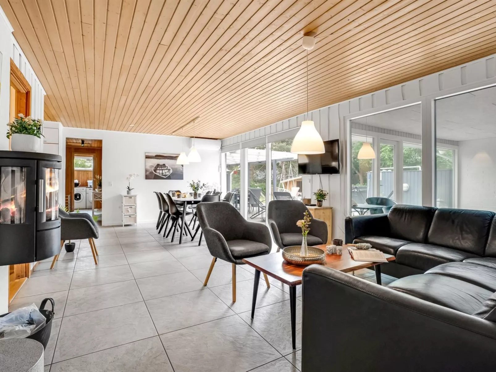 "Sverker" - 300m from the sea-Drinnen