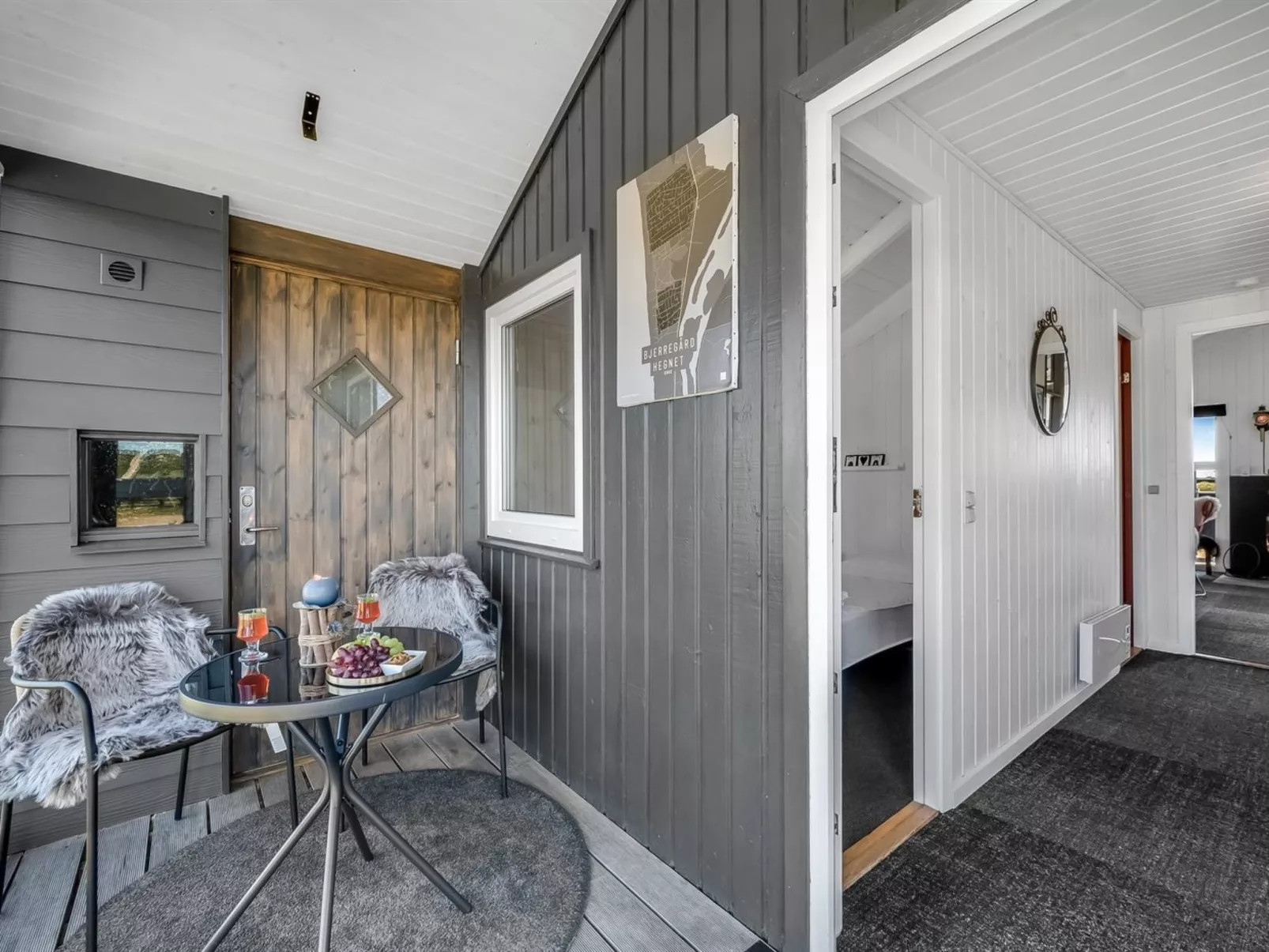 "Henning" -  from the sea-Inside