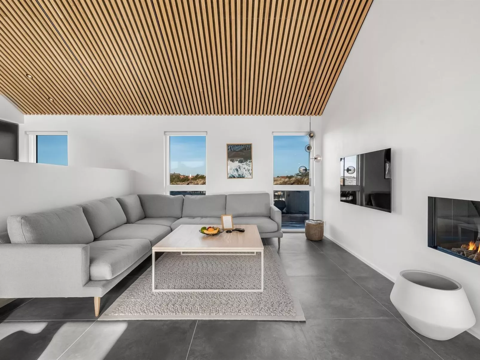 "Maximiliane" -  from the sea-Dedans