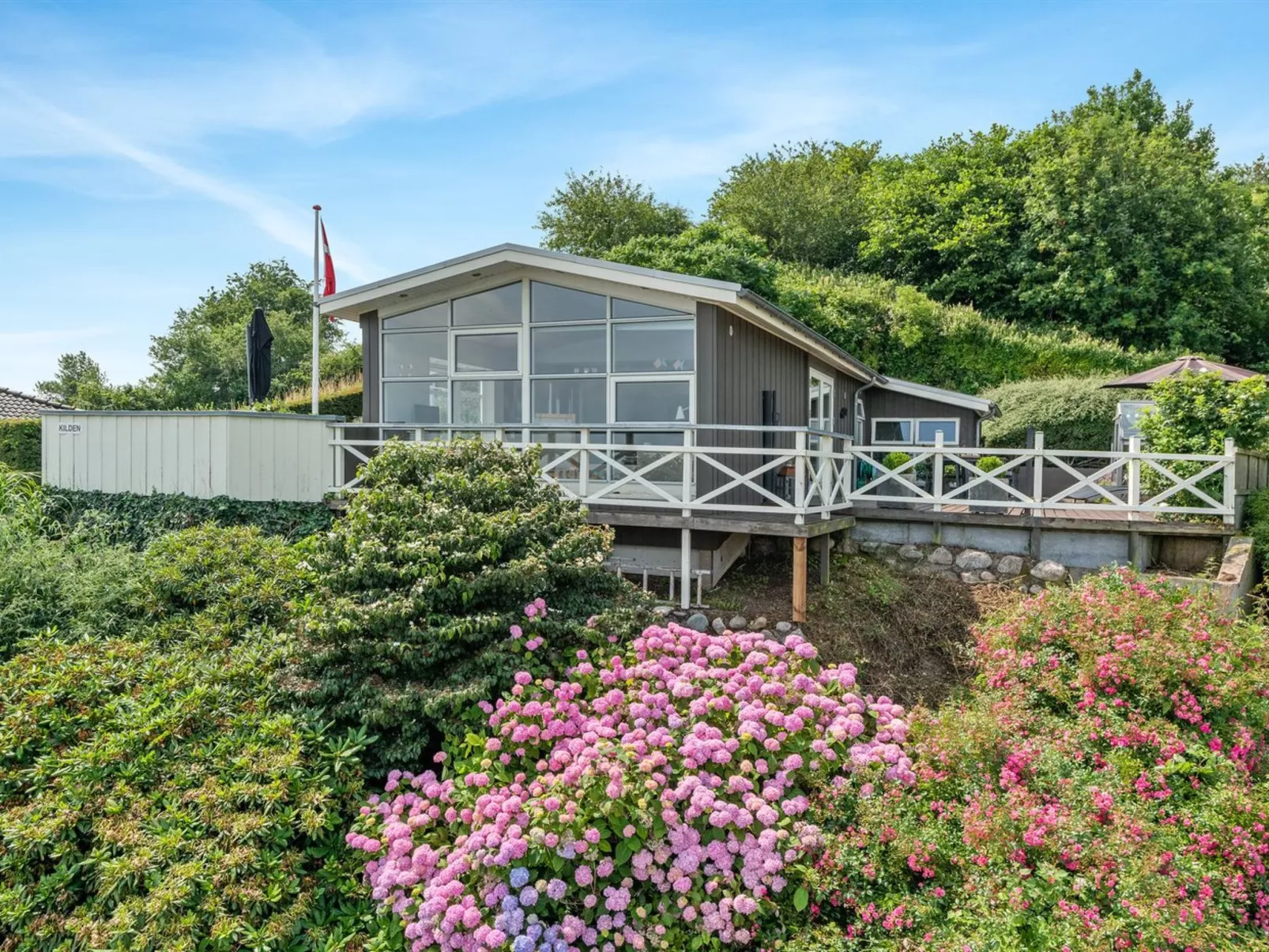 "Haraldina" - 350m to the fjord-Outside