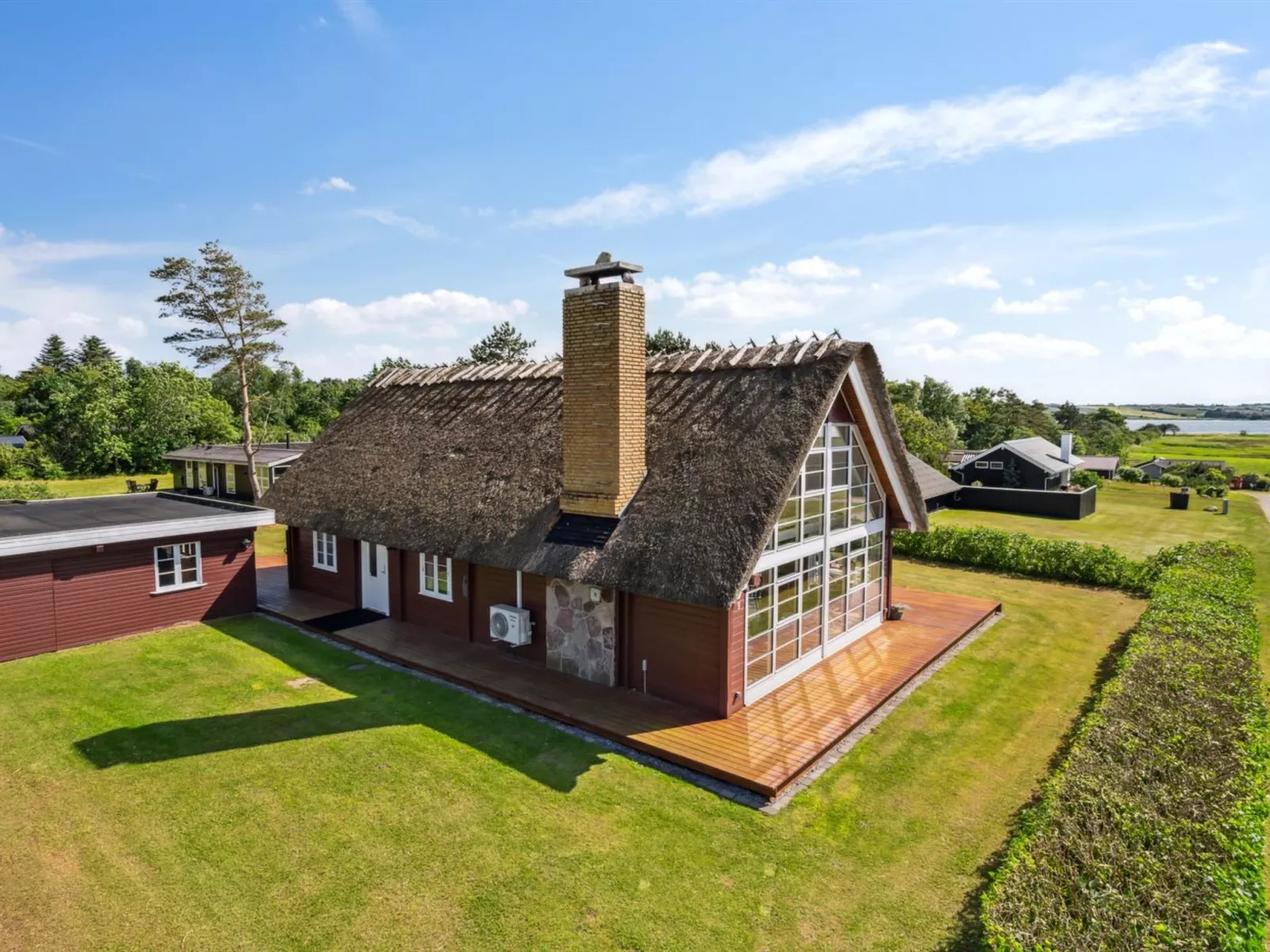 "Ginnie" - 300m from the sea-Outside