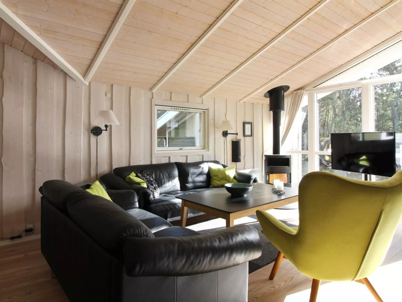 "Abiorn" - 2.5km from the sea-Inside