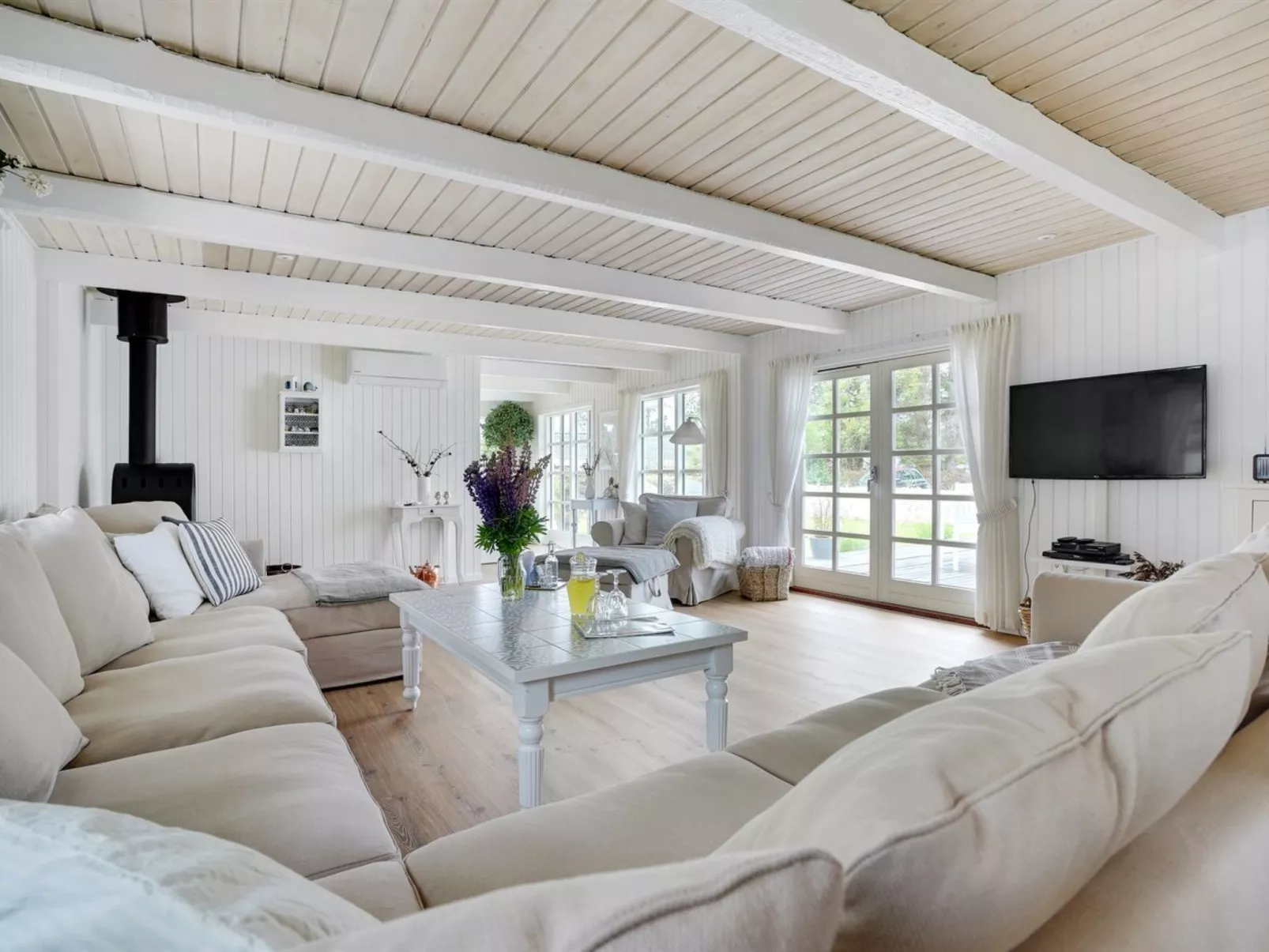 "Gunnulf" - 750m from the sea-Inside