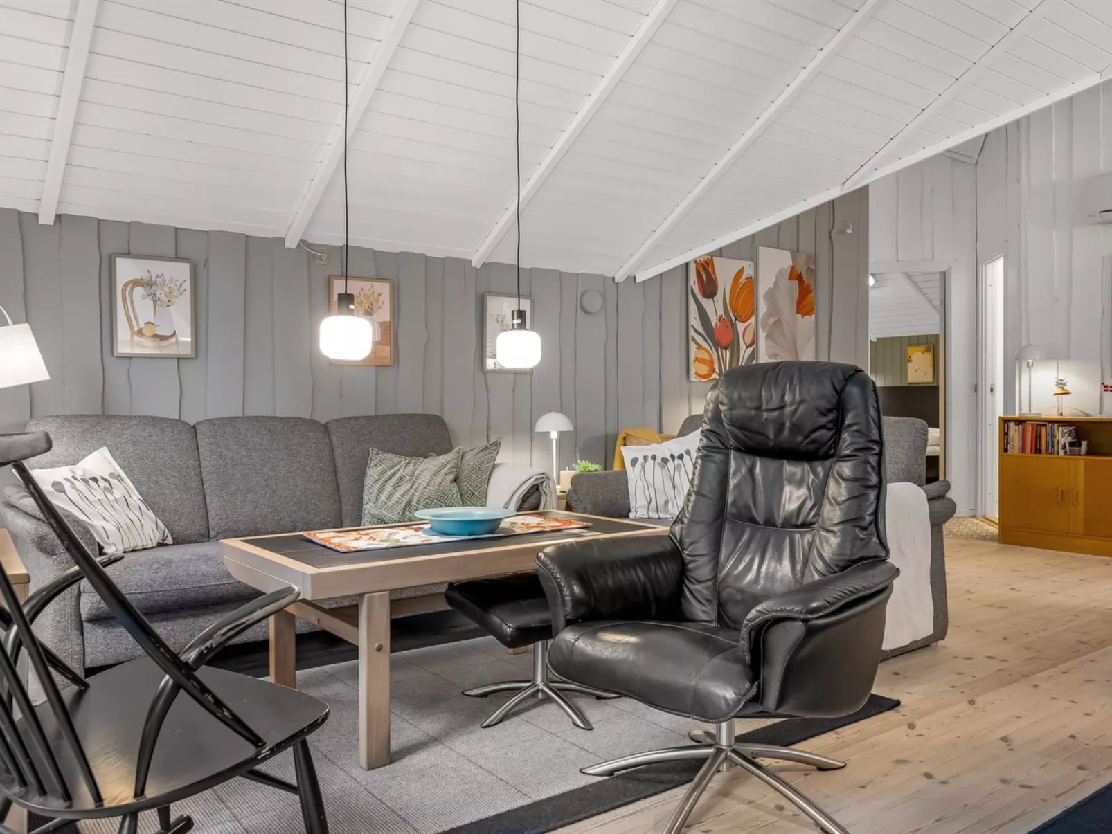 "Melisa" - 28km from the sea-Inside