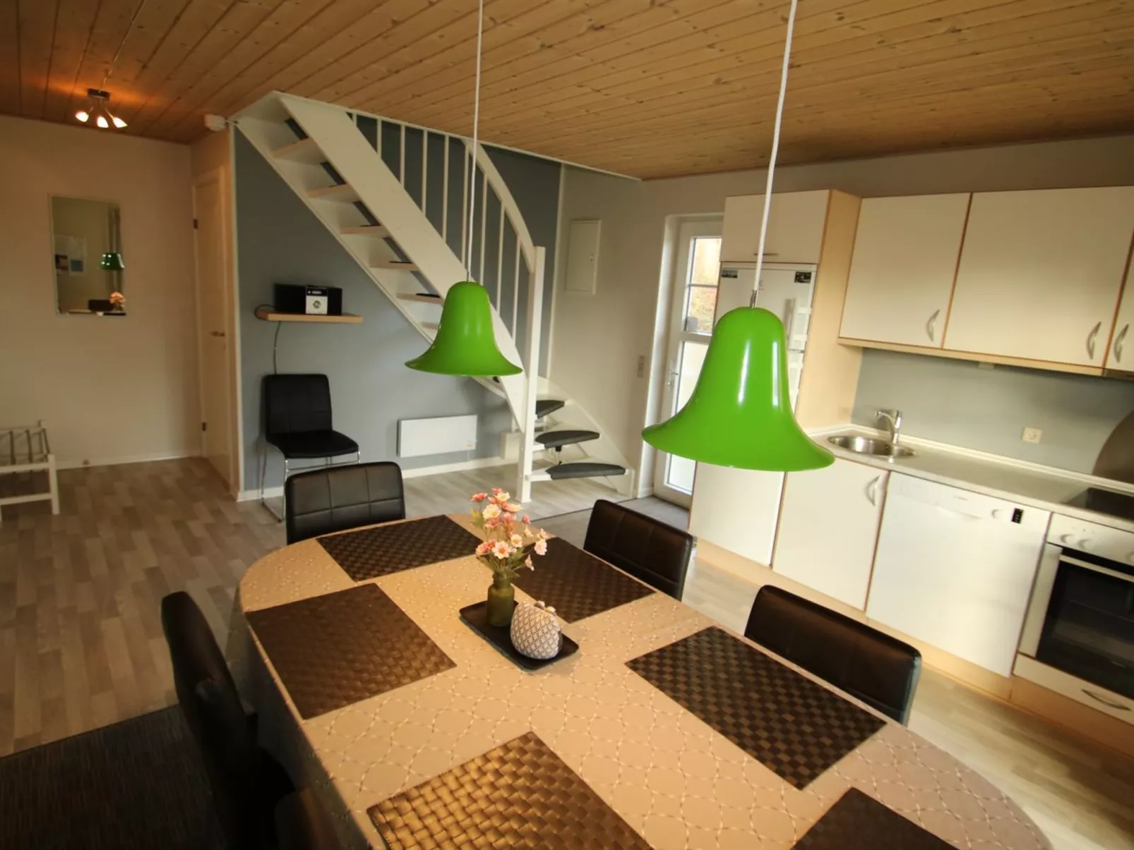 "Babette" - 75m to the fjord-Drinnen