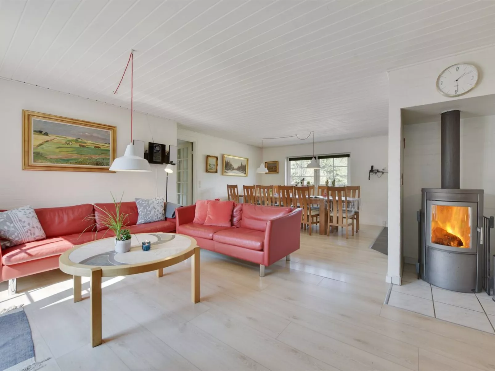 "Jorkin" - 1.8km from the sea-Inside