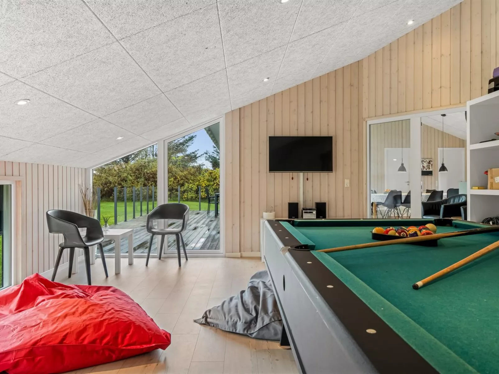 "Franke" - 1.1km from the sea-Inside