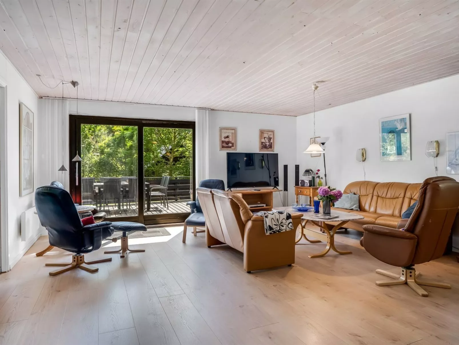 "Anine" - 200m to the fjord-Inside