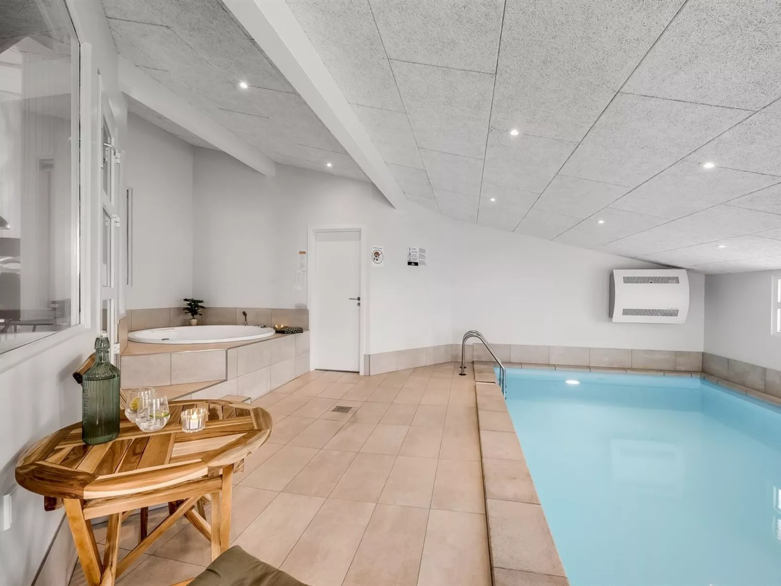 "Saku" - 495m to the fjord-Draußen