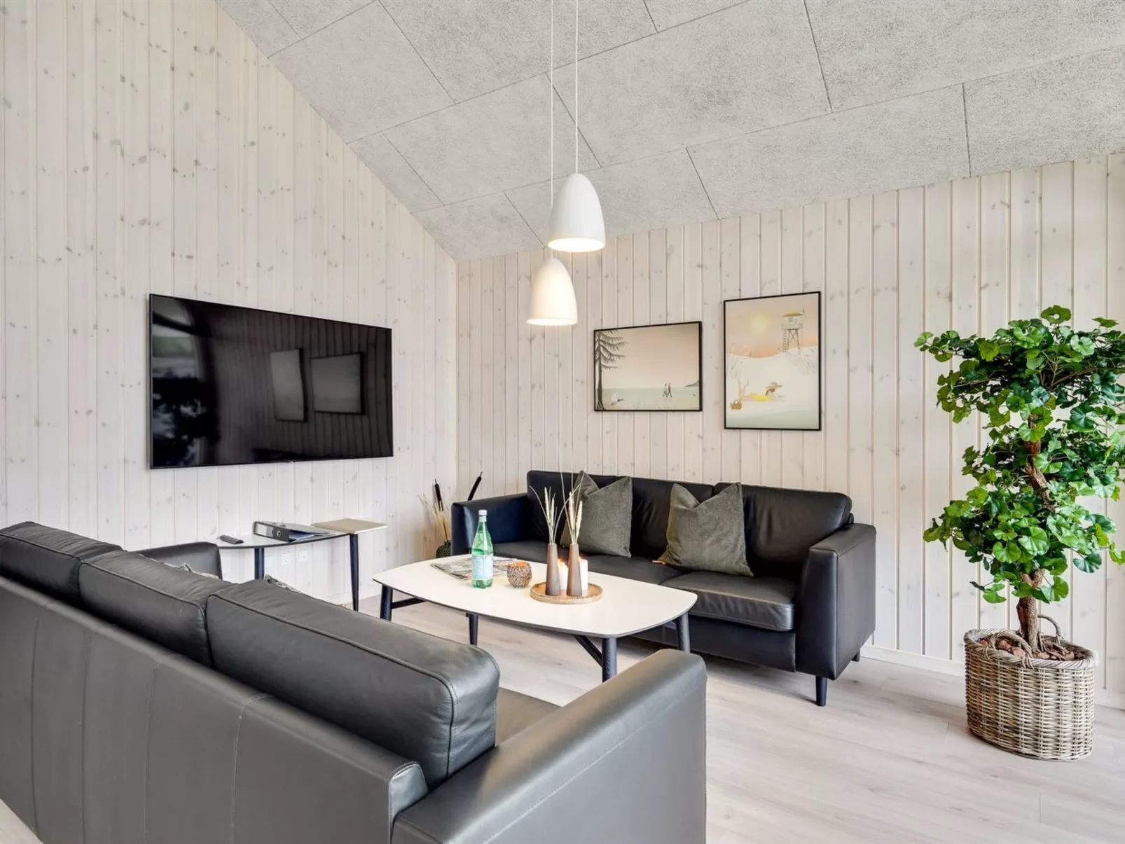 "Jorn" - 75m from the sea-Inside