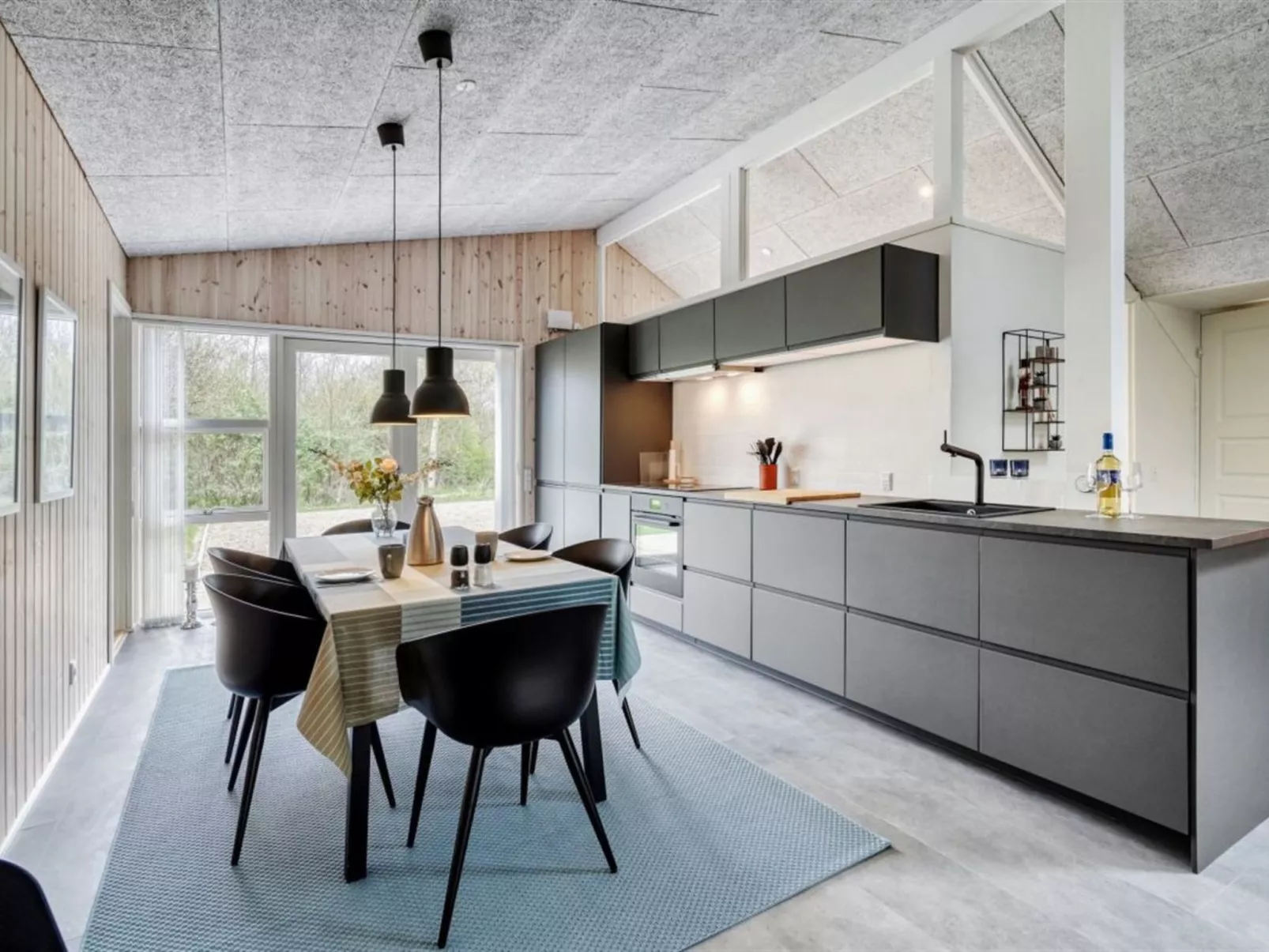 "Gustaf" - 400m to the fjord-Inside